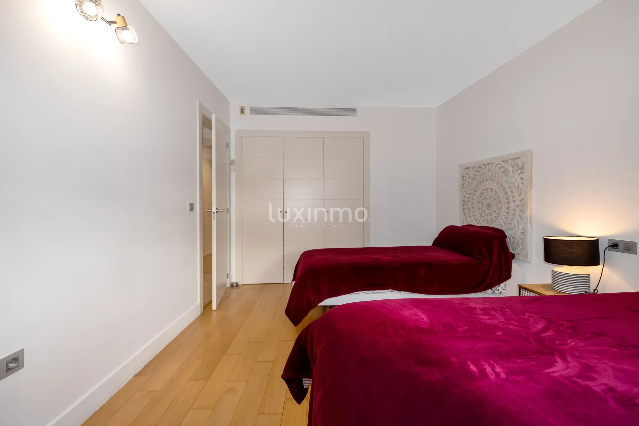 Beautiful flat for rent in front line beach in Mascarat — photo 17