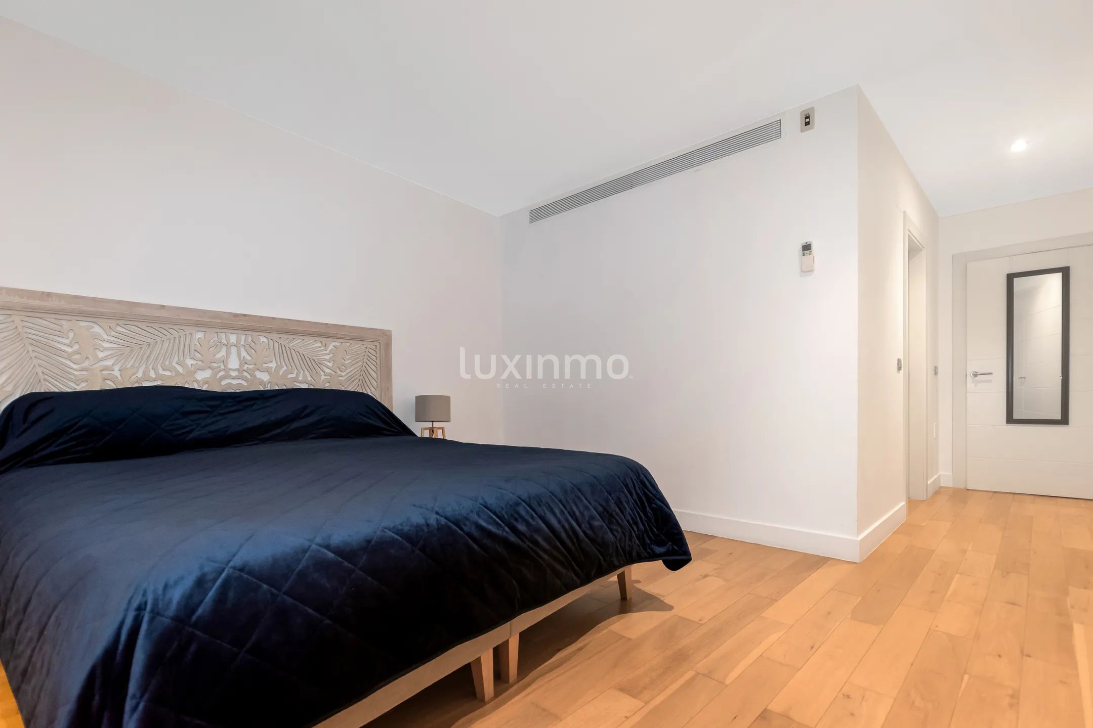 Beautiful flat for rent in front line beach in Mascarat — photo 13