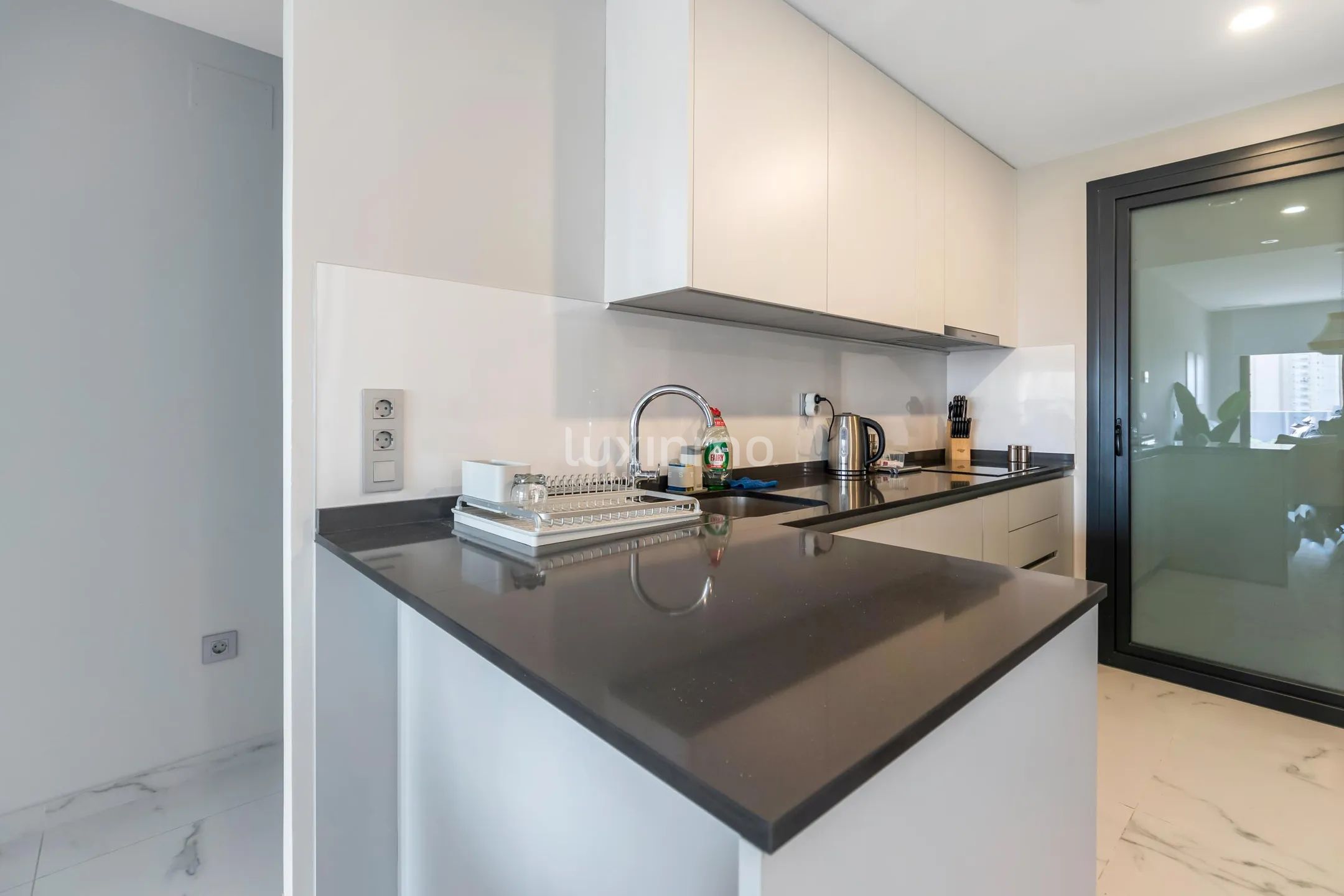 Ny moderne leilighet i Eagle-tårnet med 2 soverom på Playa de Poniente, Benidorm — photo 12