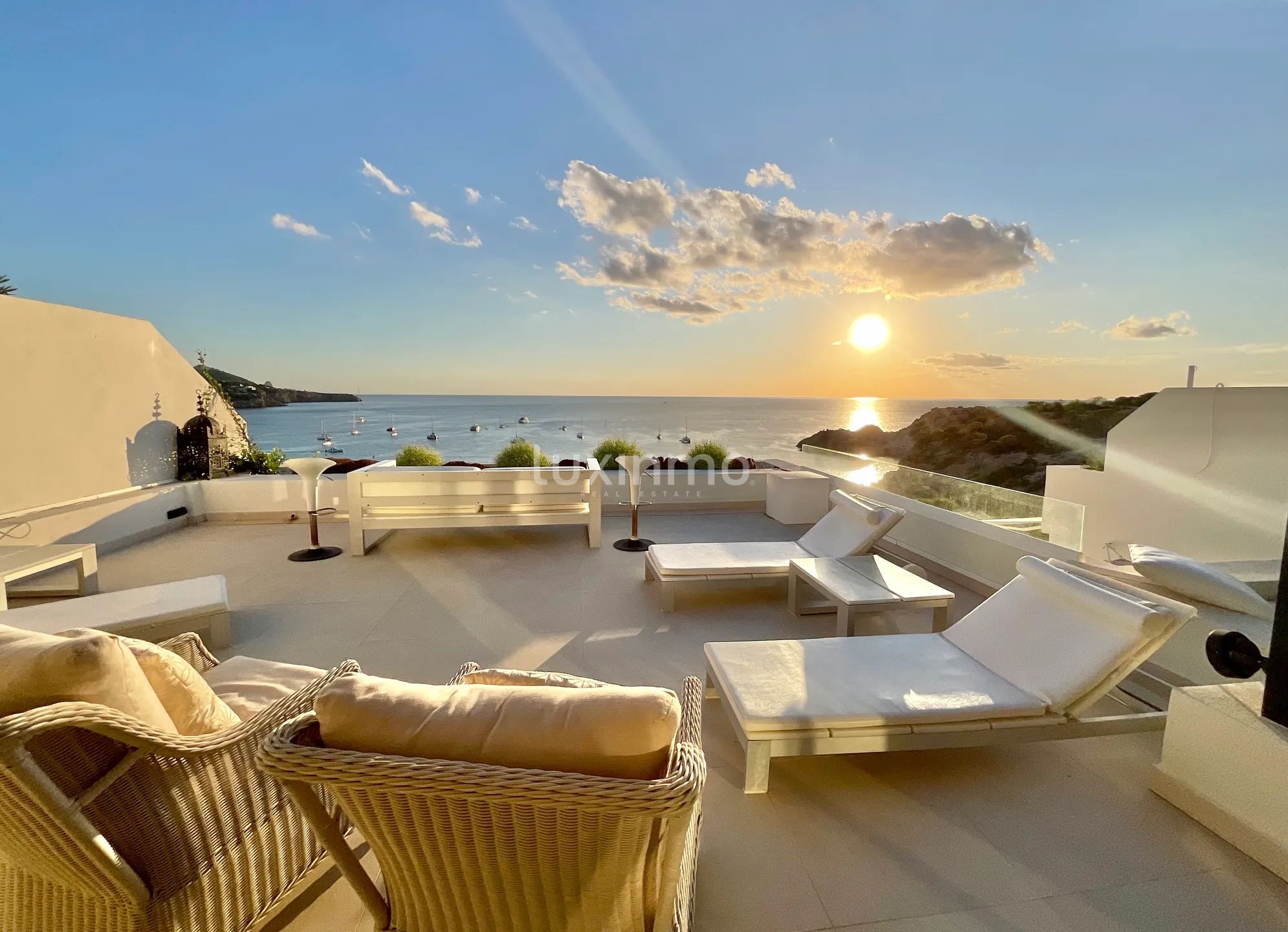 Exclusive Seafront Penthouse with Sea and Sunset views in Cala Tarida — photo 32