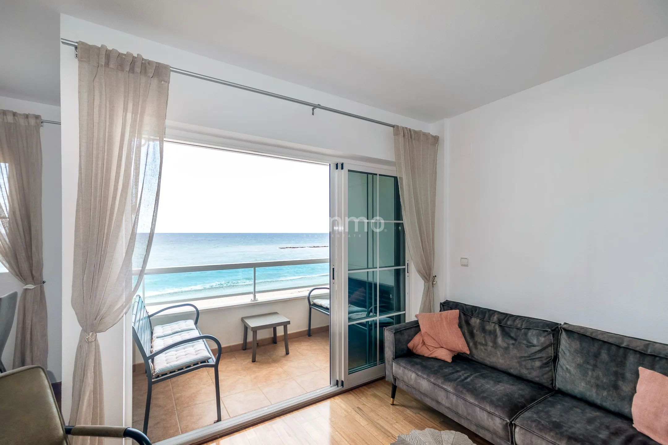 Apartment/flat for rent on the beachfront in Altea — photo 2