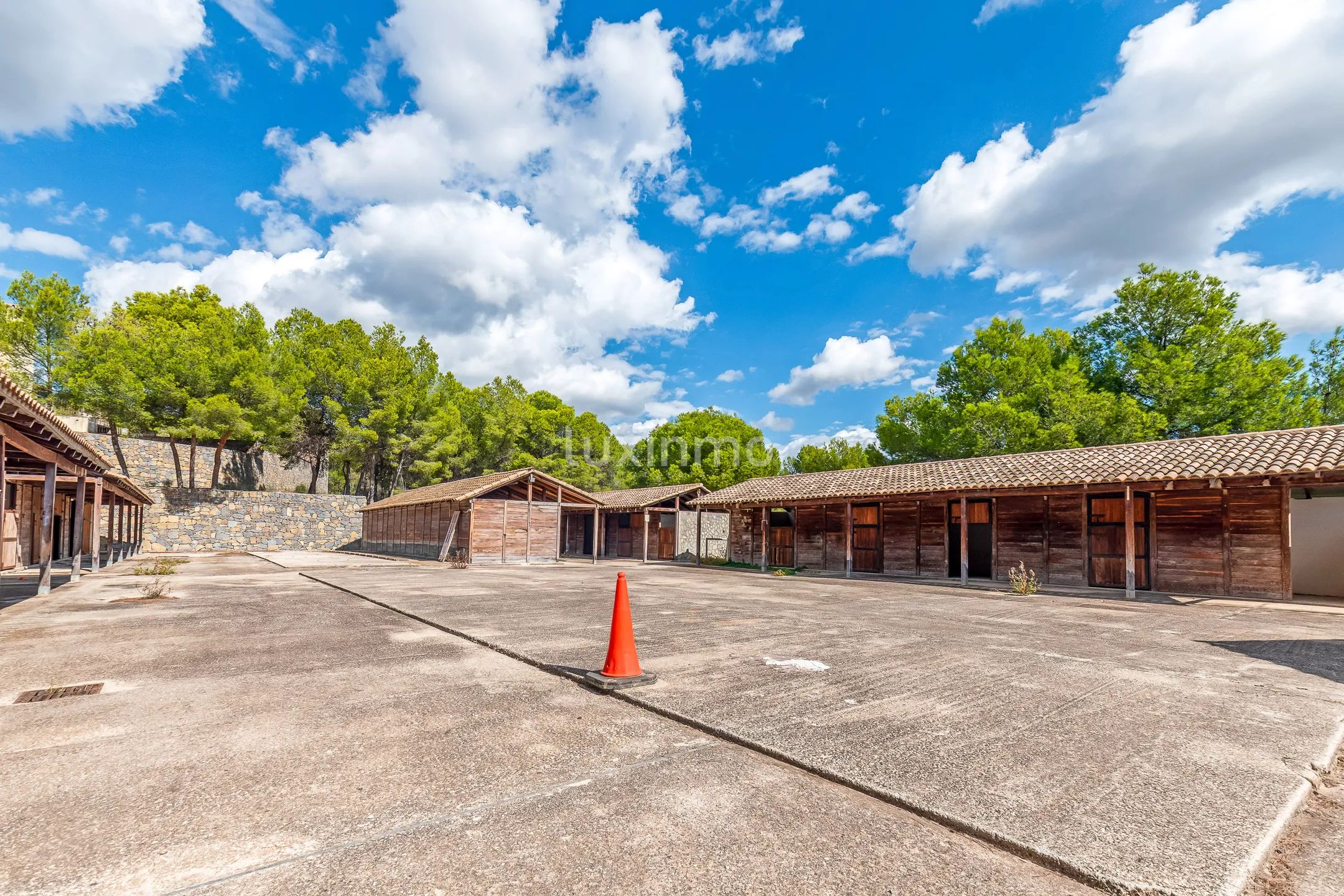 Investment of equestrian estate with horse stables in Polop — photo 5