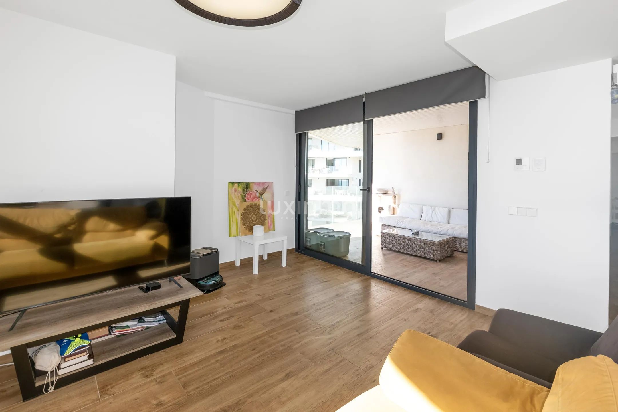 Sea View Apartment in Villajoyosa with 3 Beds, Terrace & Amenities — photo 6