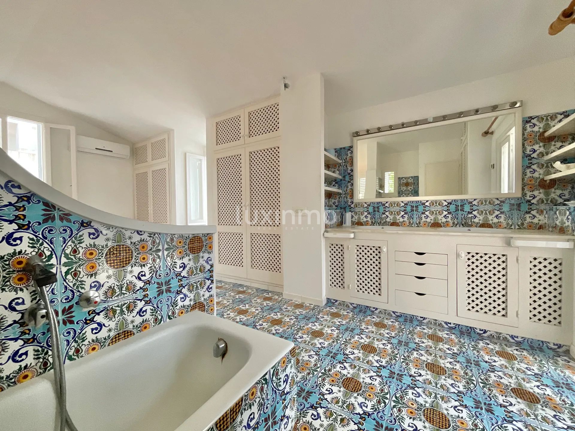 Charming West Coast Ibiza Villa - Walking Distance to the Sea — photo 30