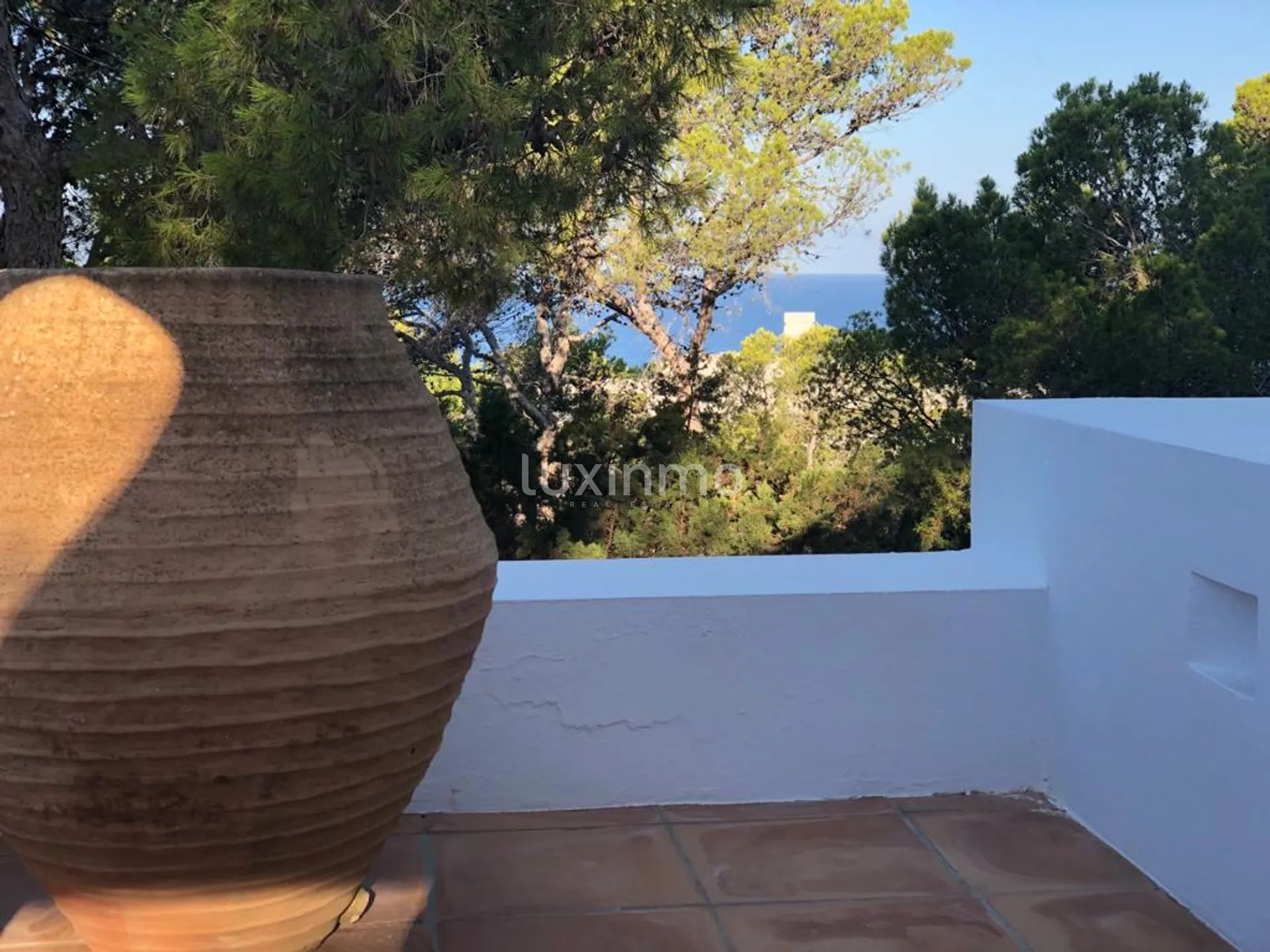 Charming West Coast Ibiza Villa - Walking Distance to the Sea — photo 13