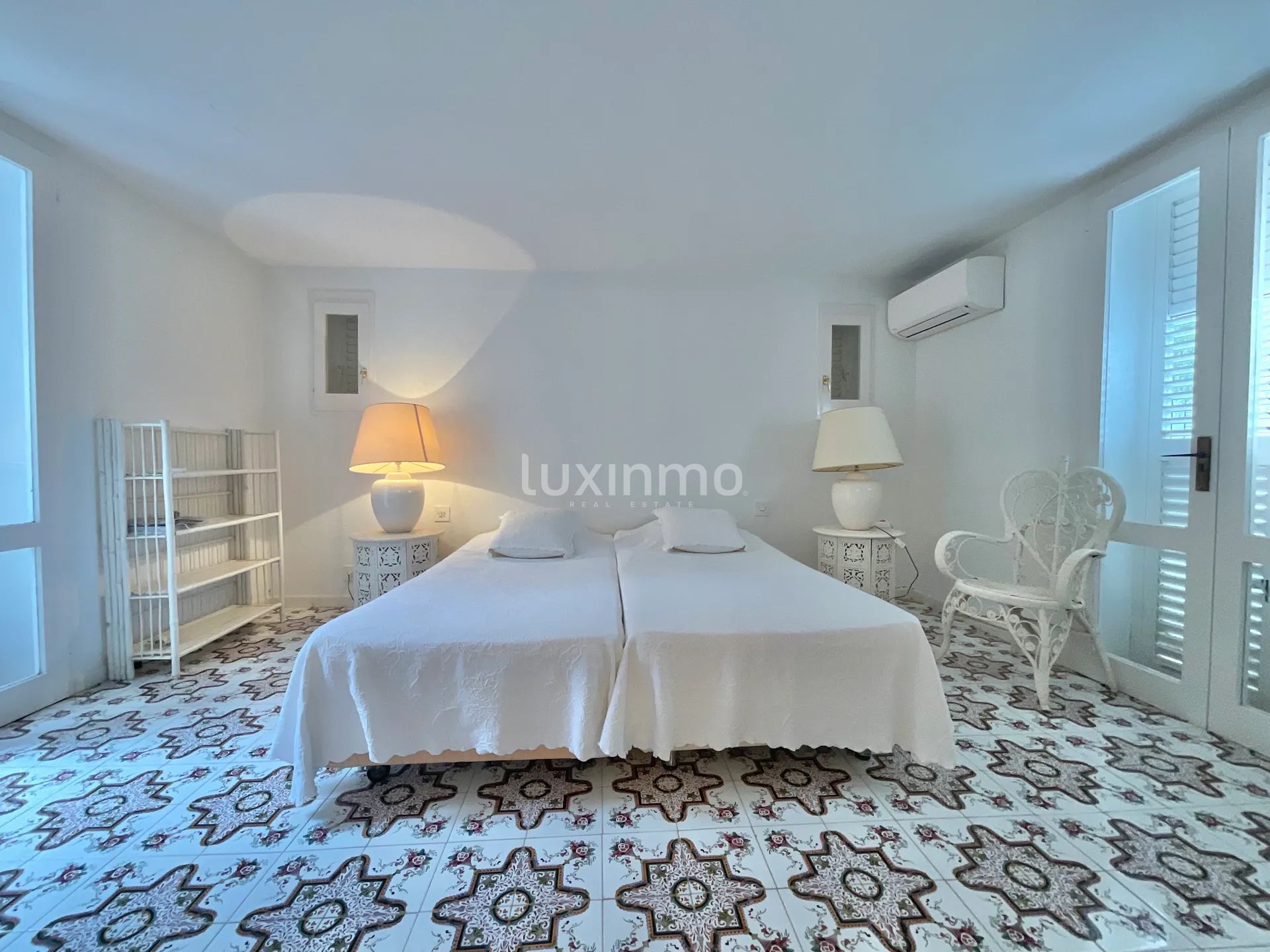 Charming West Coast Ibiza Villa - Walking Distance to the Sea — photo 24