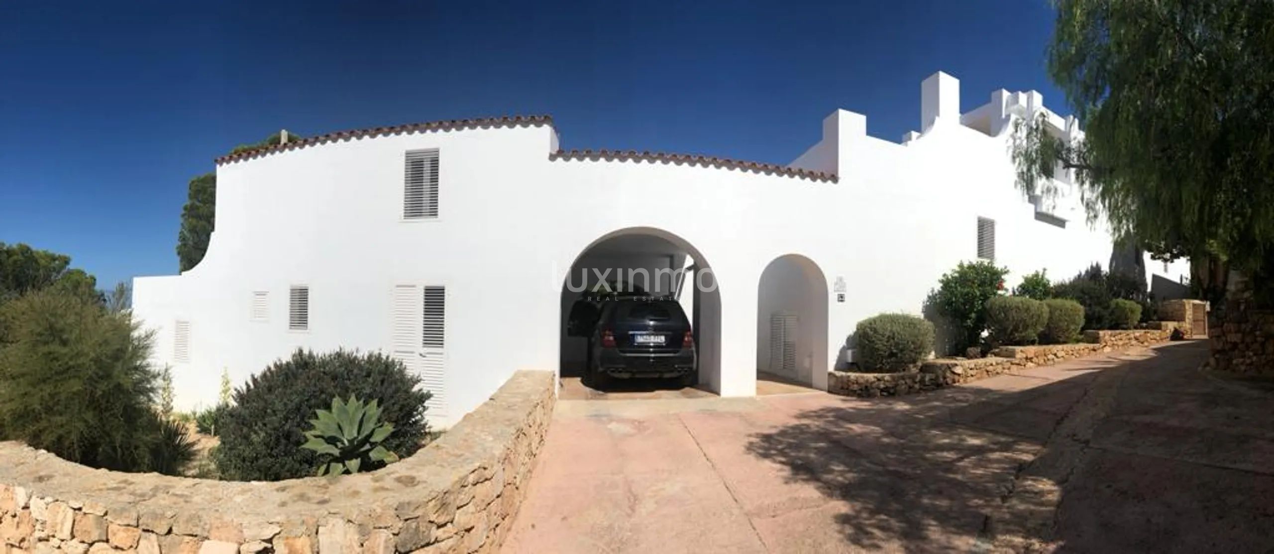 Charming West Coast Ibiza Villa - Walking Distance to the Sea — photo 8