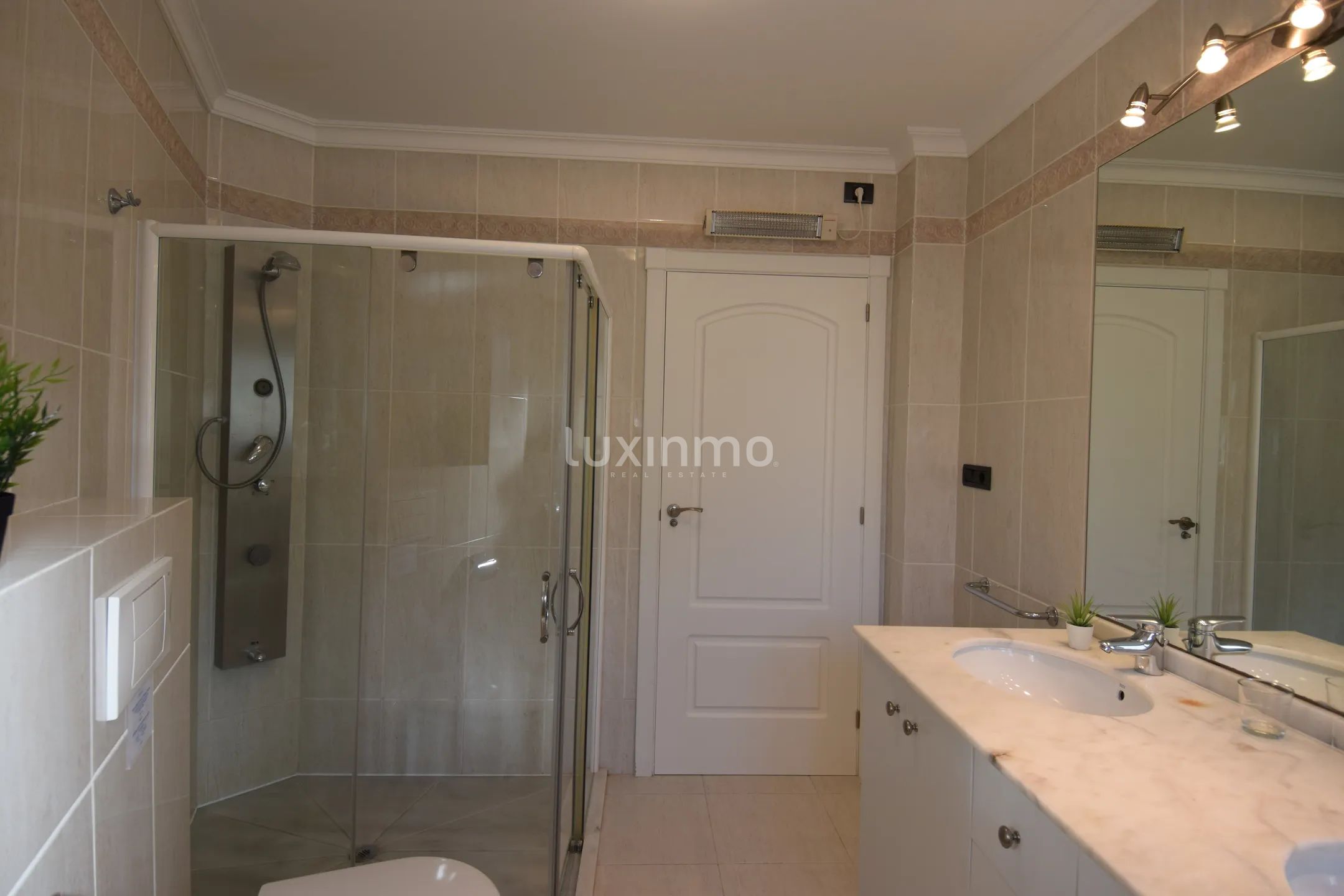 Impresionante apartamento con vistas al mar en La Fustera, Benissa — photo 8