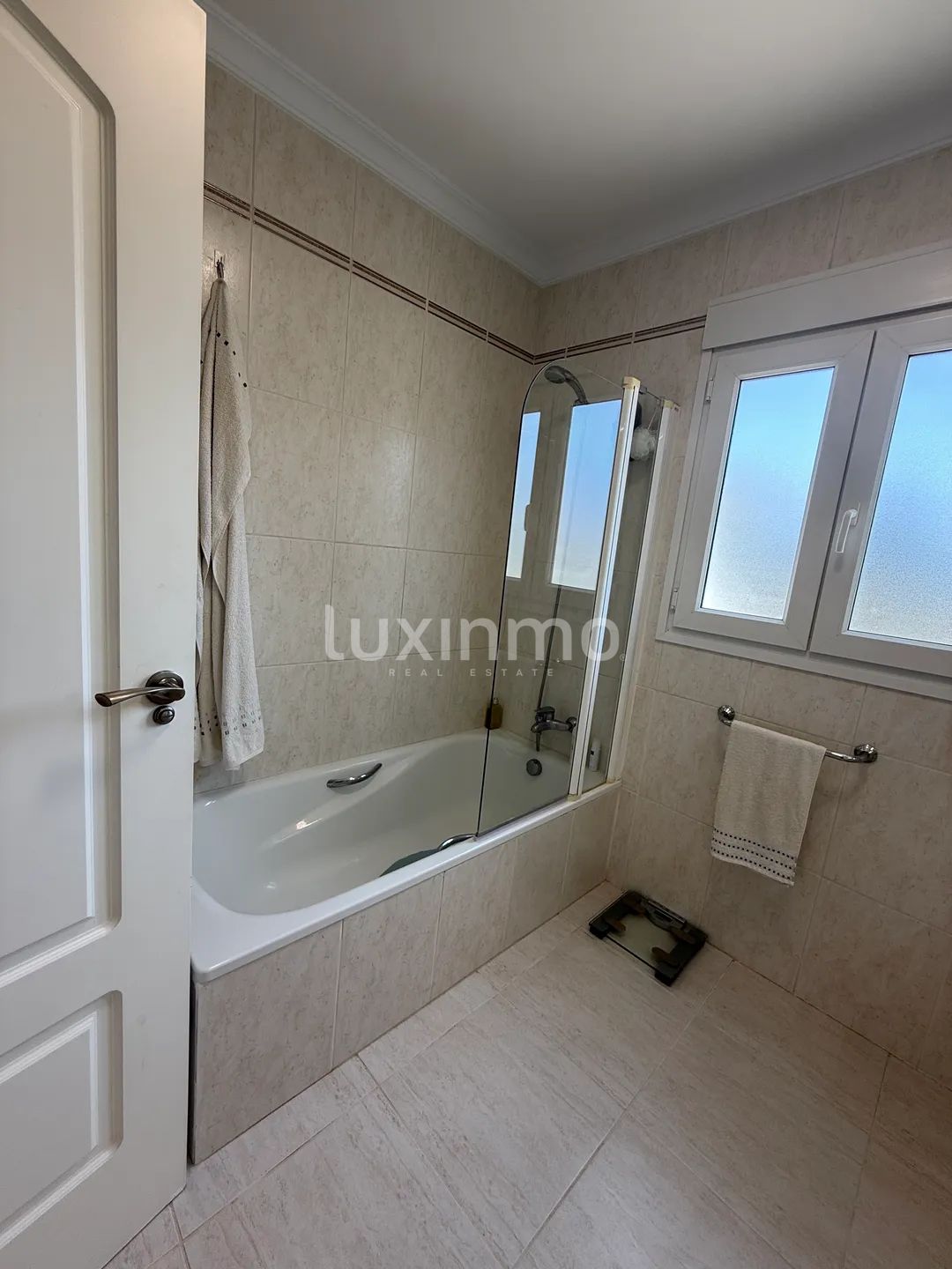Nowoczesny śródziemnomorski apartament w La Fustera, Benissa z widokiem na morze — photo 12