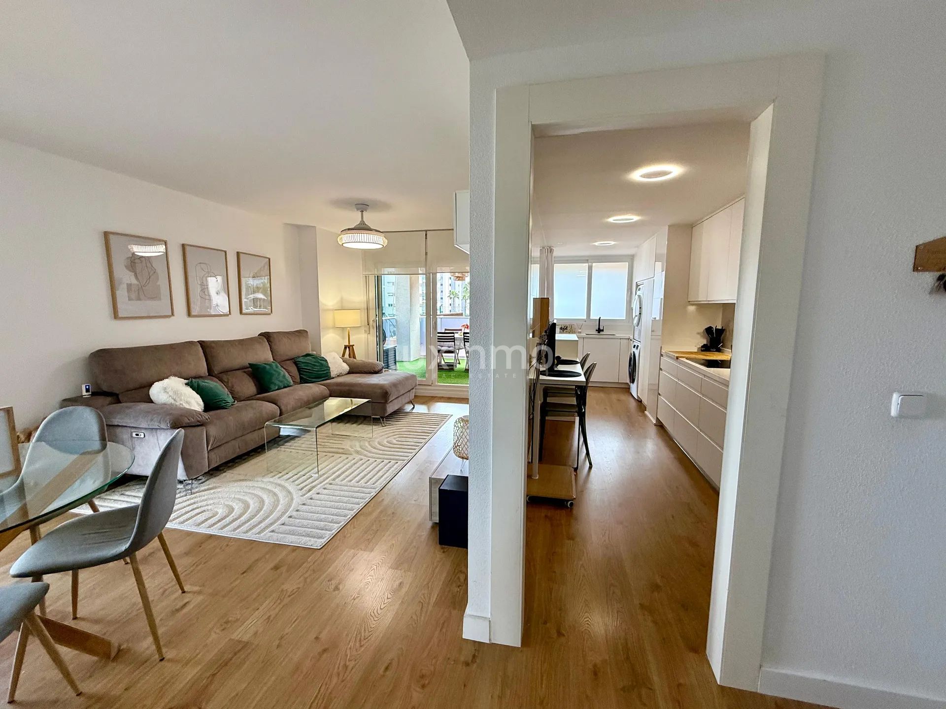 Stunning 3-Bedroom Apartment with Mountain Views — photo 20