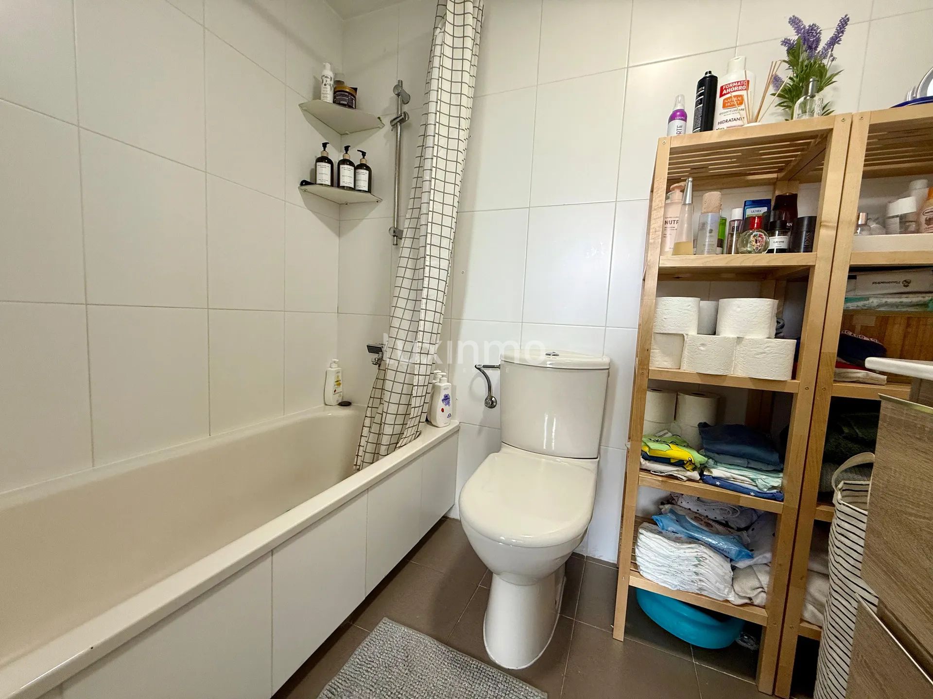 Stunning 3-Bedroom Apartment with Mountain Views — photo 19