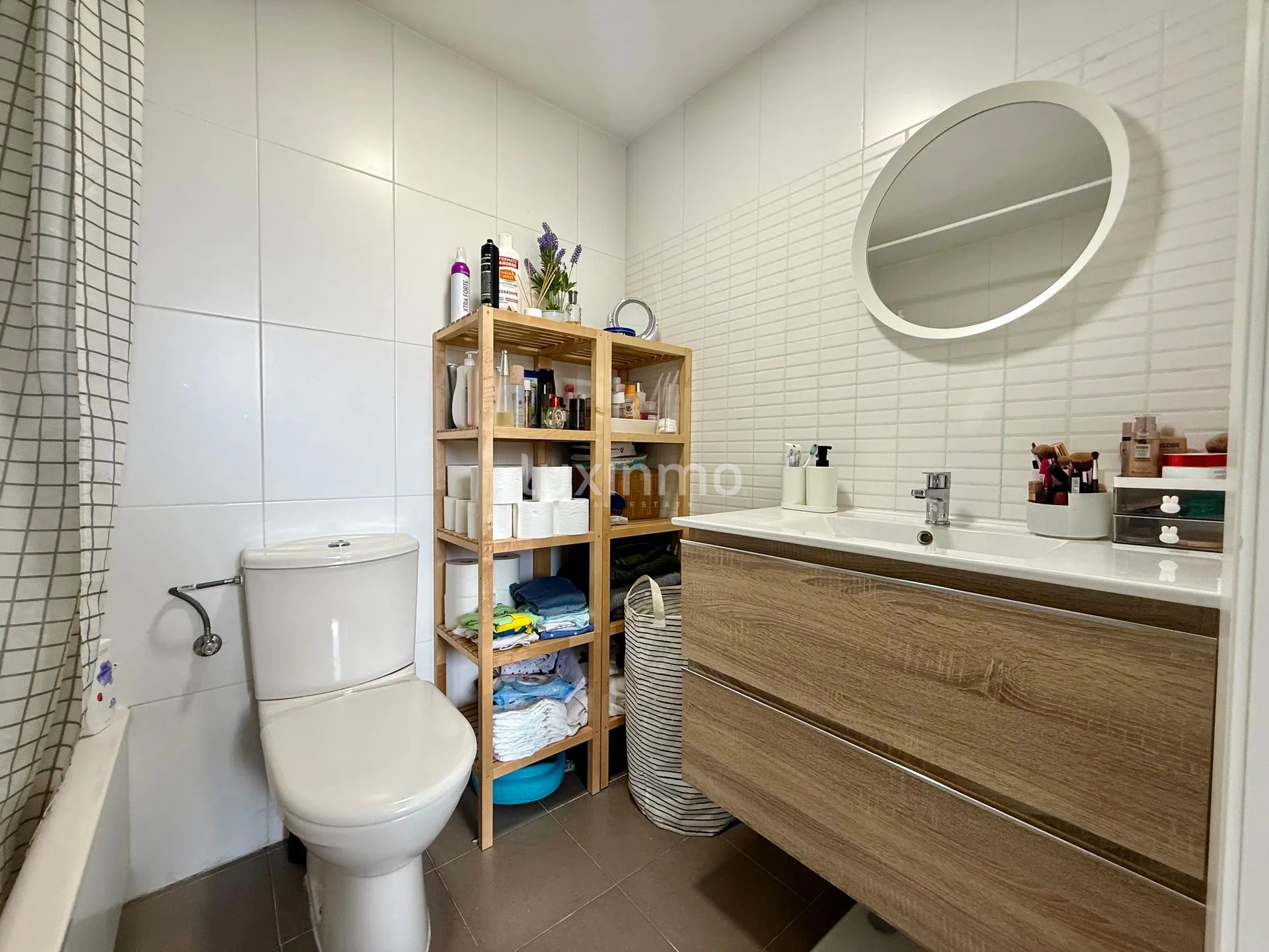 Stunning 3-Bedroom Apartment with Mountain Views — photo 17