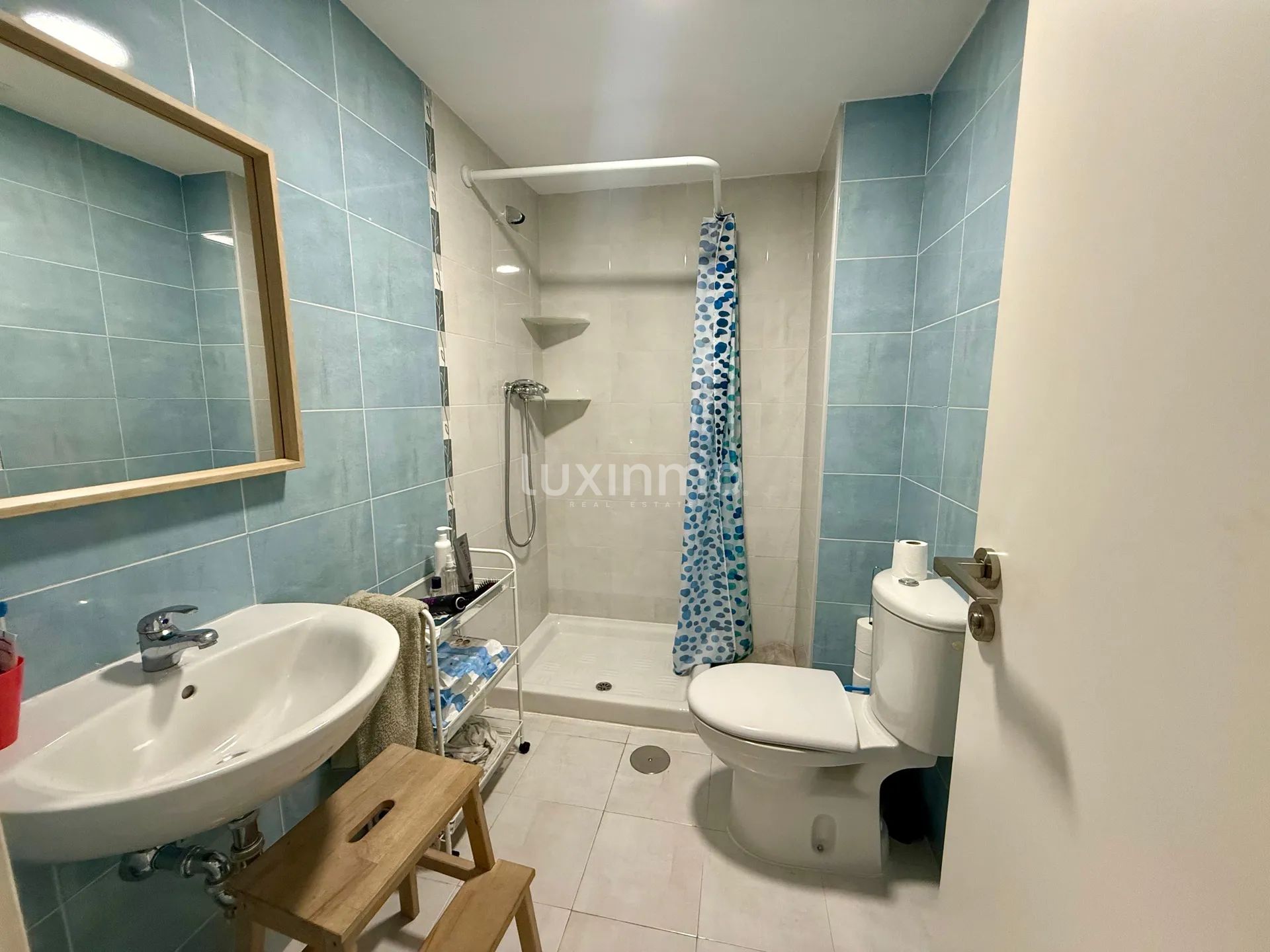 Stunning 3-Bedroom Apartment with Mountain Views — photo 15