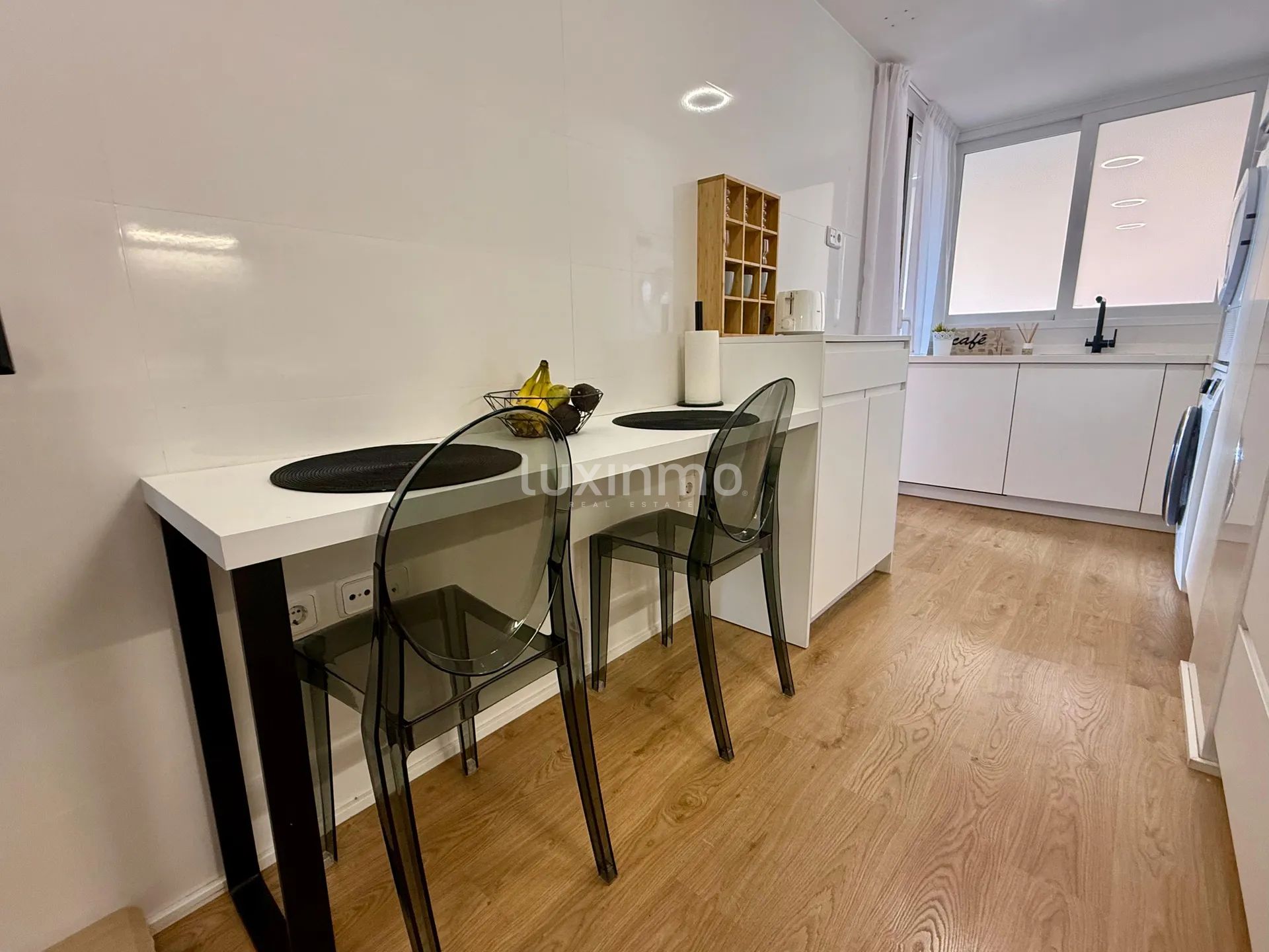 Stunning 3-Bedroom Apartment with Mountain Views — photo 11