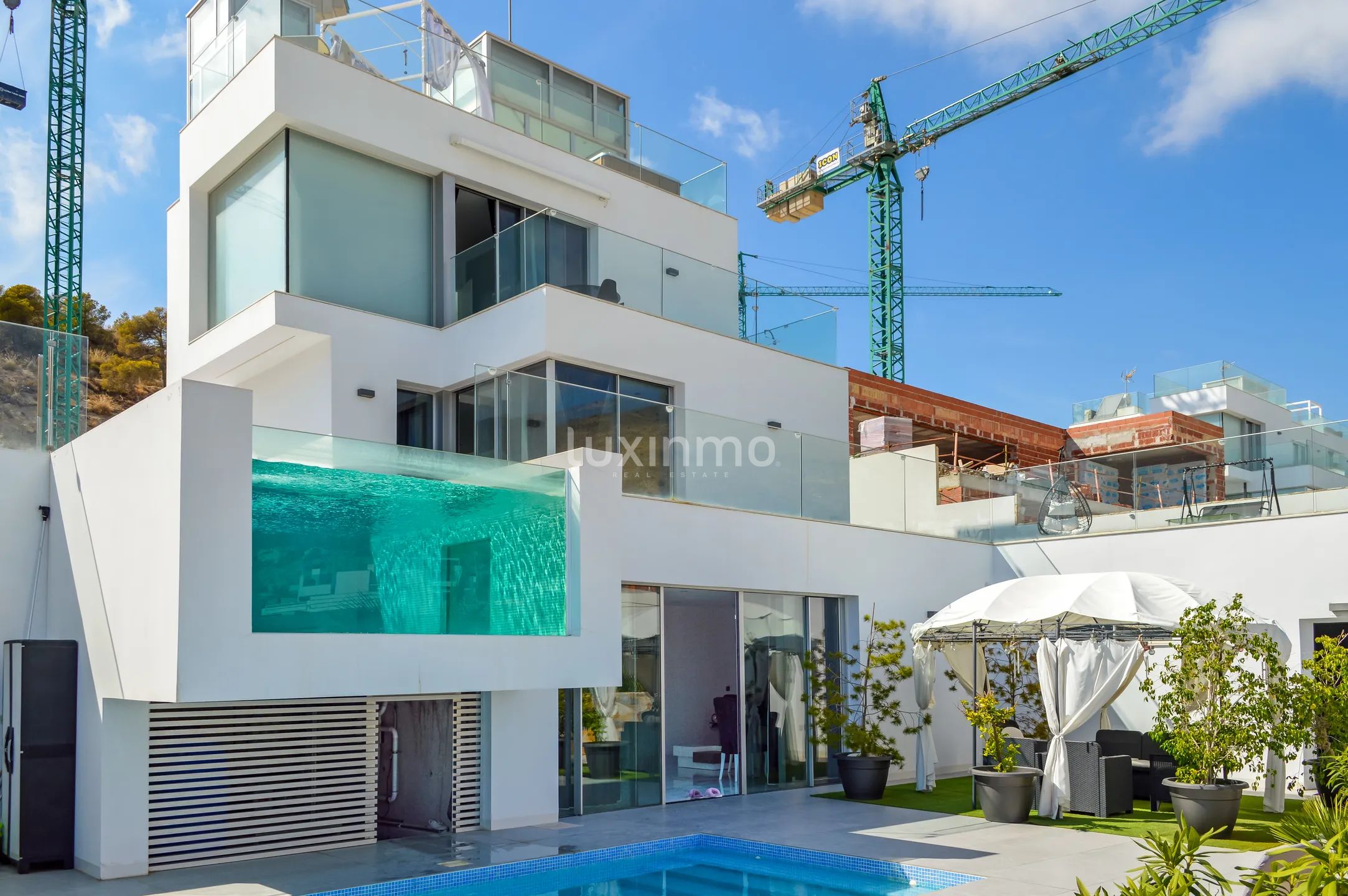 Luxueuse maison indépendante de 5 chambres avec vue sur la mer et la montagne à Finestrat — photo 101