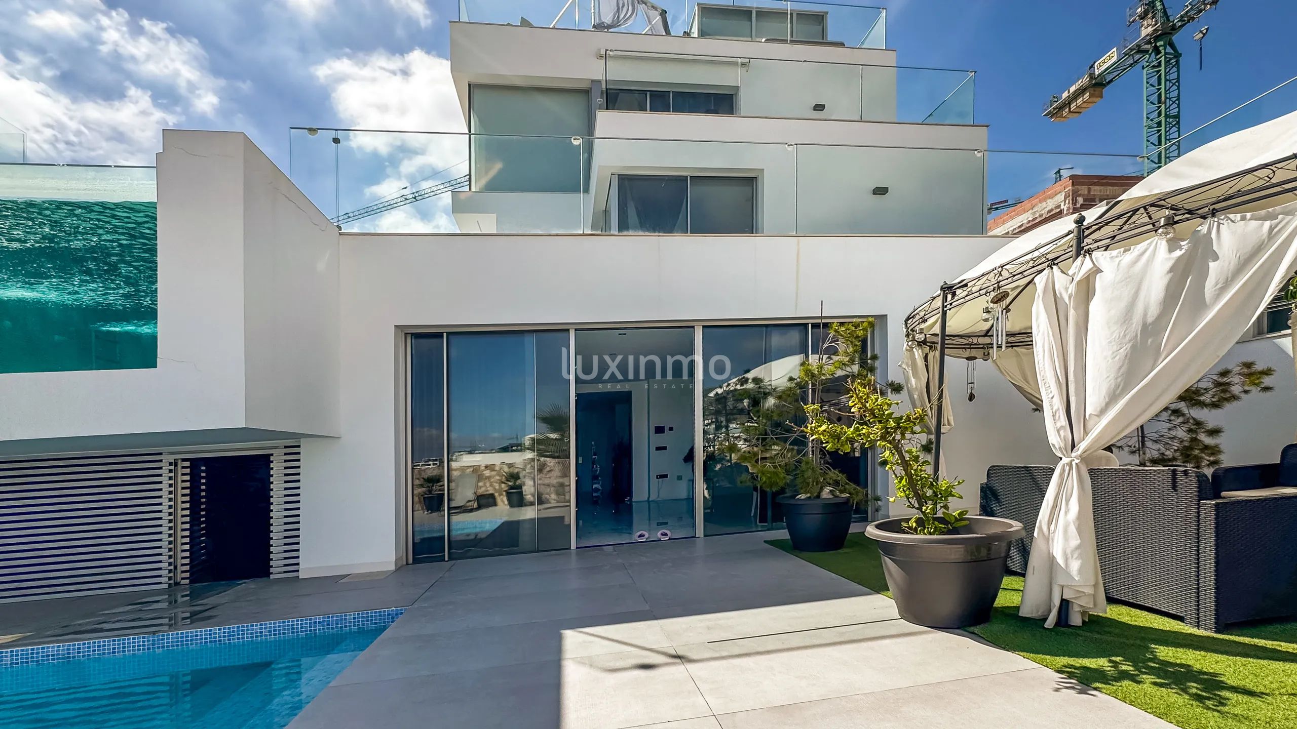 Luxueuse maison indépendante de 5 chambres avec vue sur la mer et la montagne à Finestrat — photo 126