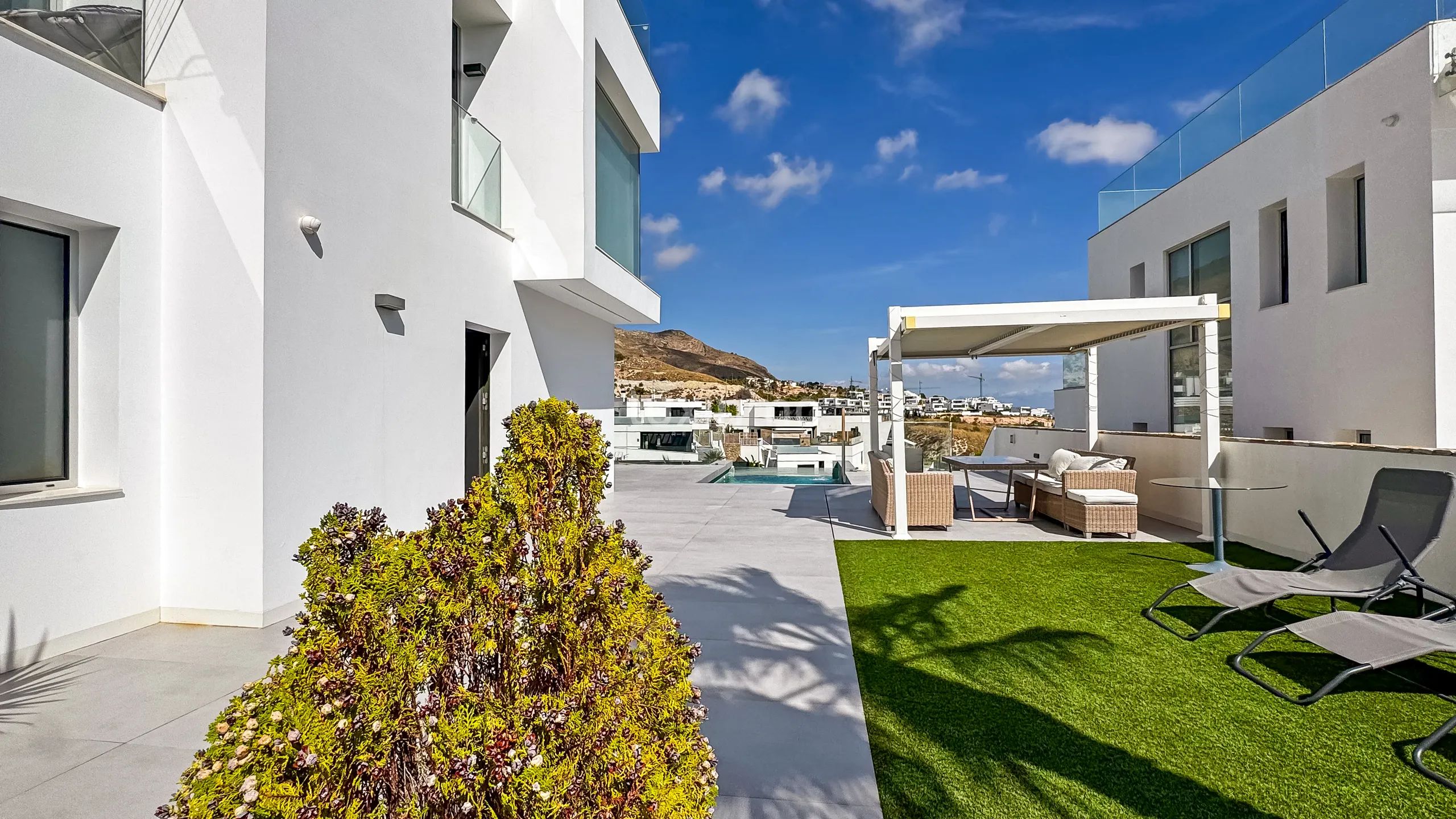 Luxueuse maison indépendante de 5 chambres avec vue sur la mer et la montagne à Finestrat — photo 149