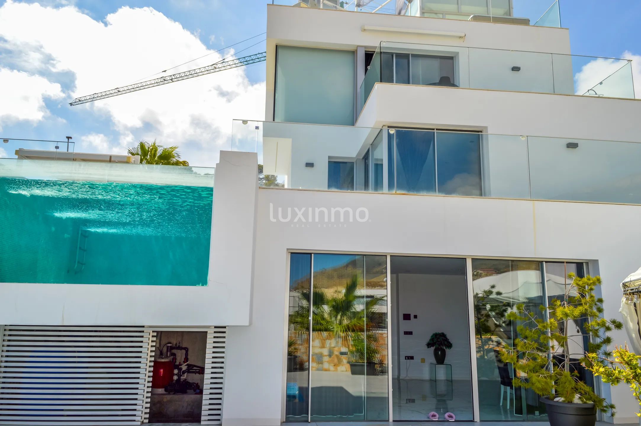 Luxurious 5-Bedroom Detached House with Sea & Mountain Views in Finestrat