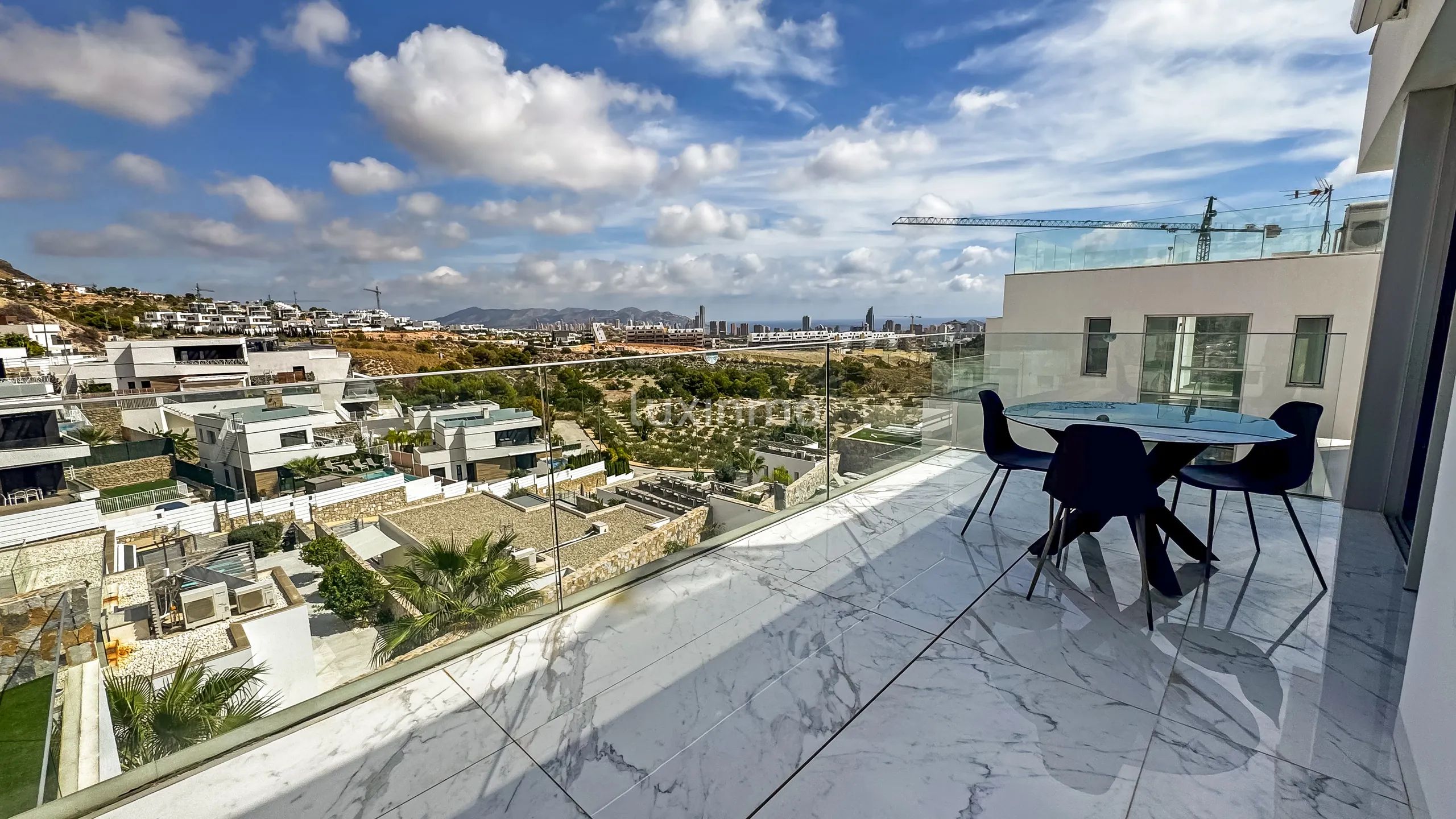 Luxueuse maison indépendante de 5 chambres avec vue sur la mer et la montagne à Finestrat — photo 26