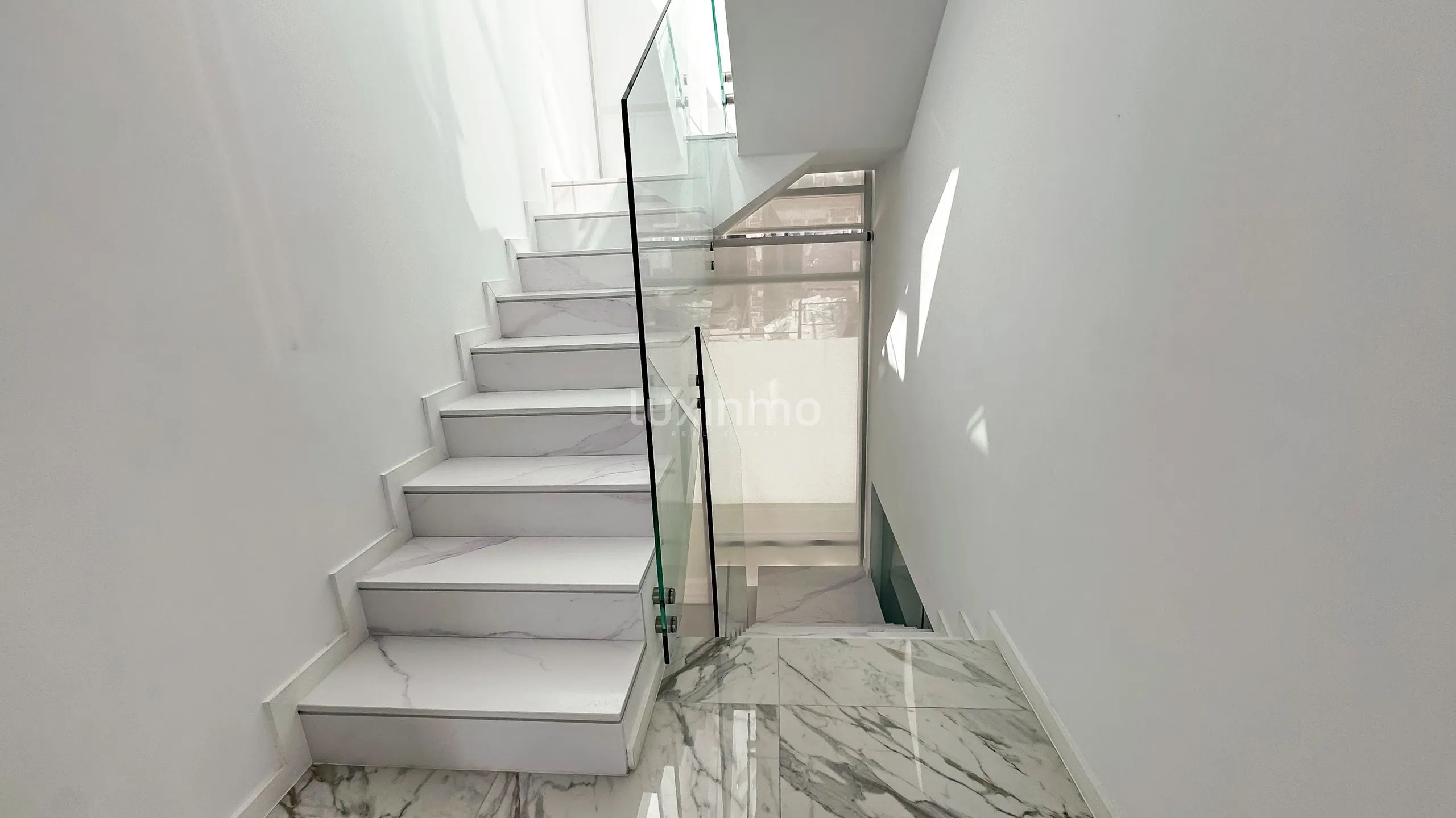 Luxurious 5-Bedroom Detached House with Sea & Mountain Views in Finestrat — photo 4