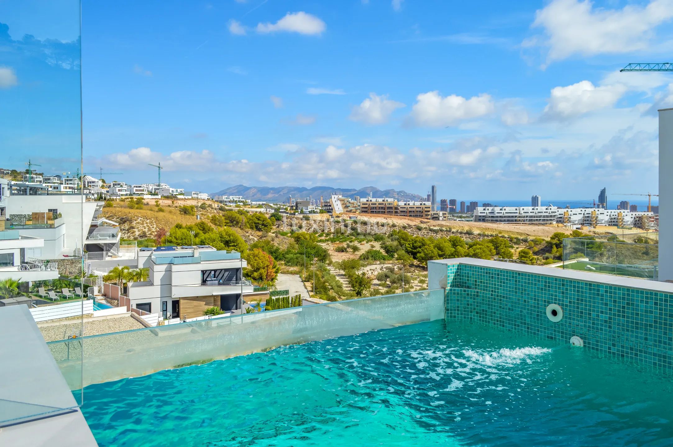 Luxueuse maison indépendante de 5 chambres avec vue sur la mer et la montagne à Finestrat — photo 135