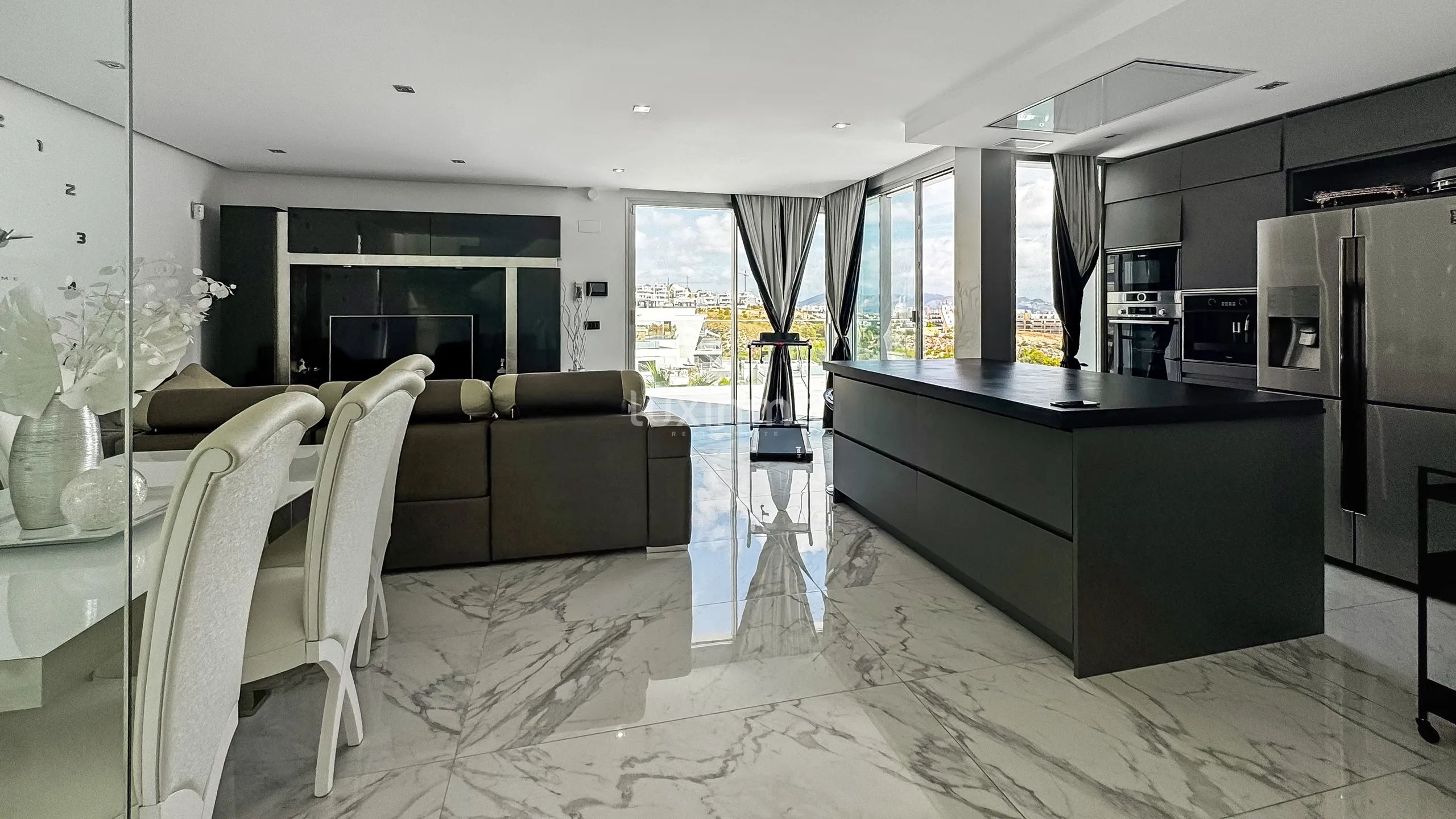 Luxueuse maison indépendante de 5 chambres avec vue sur la mer et la montagne à Finestrat — photo 28