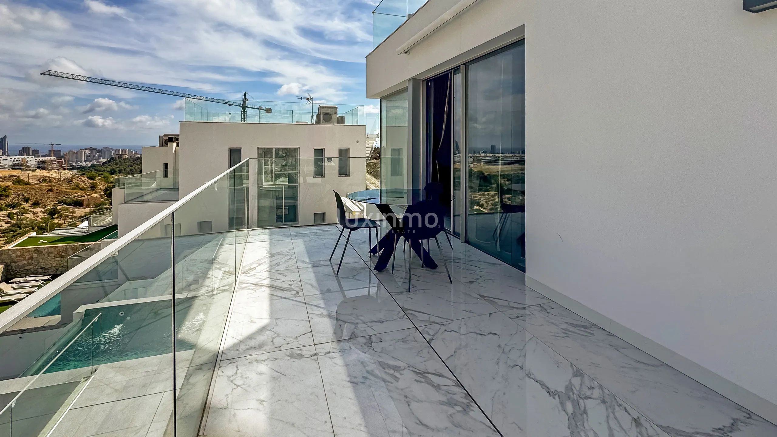 Luxueuse maison indépendante de 5 chambres avec vue sur la mer et la montagne à Finestrat — photo 25