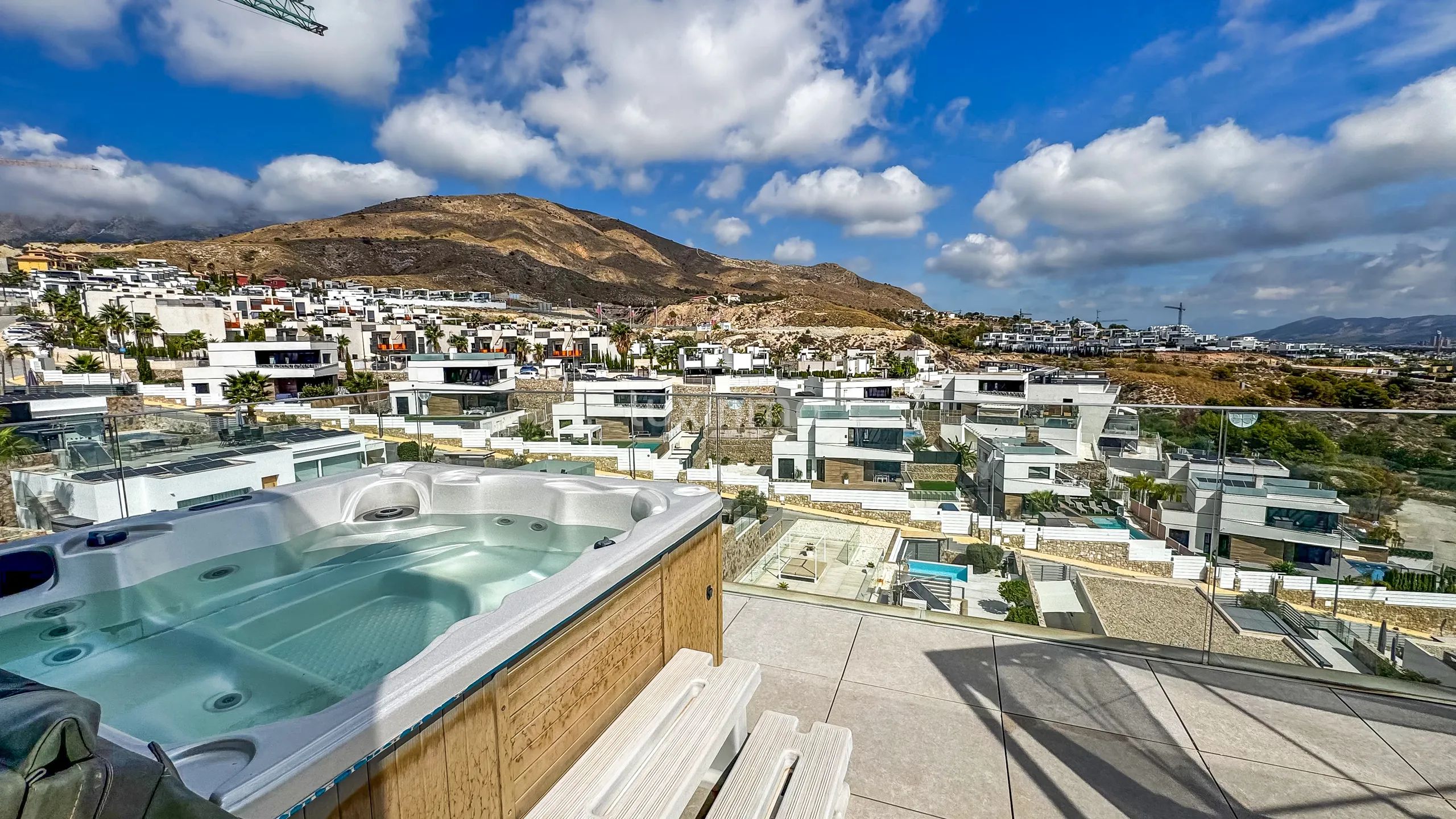 Luxueuse maison indépendante de 5 chambres avec vue sur la mer et la montagne à Finestrat — photo 47