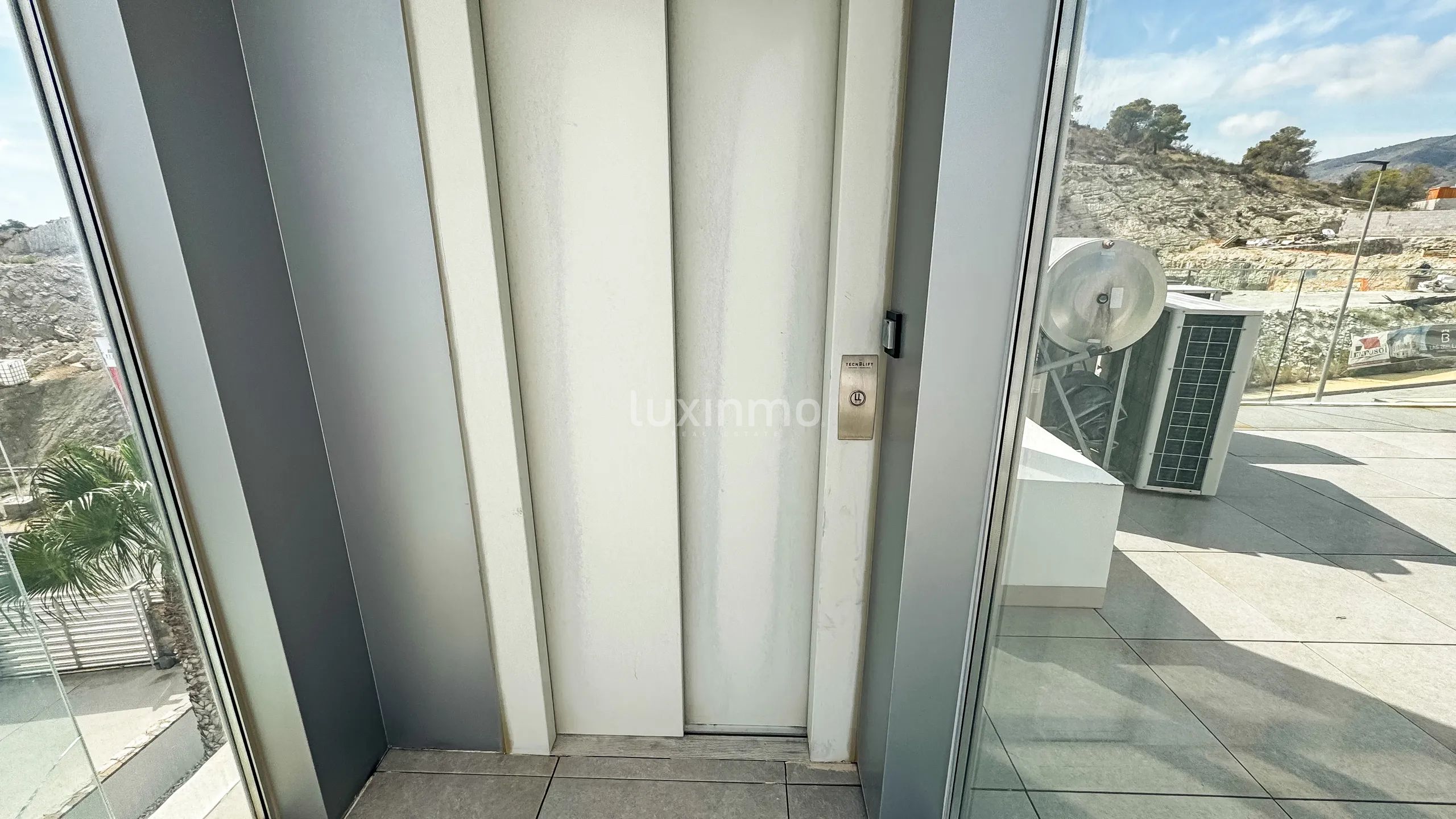 Luxueuse maison indépendante de 5 chambres avec vue sur la mer et la montagne à Finestrat — photo 12