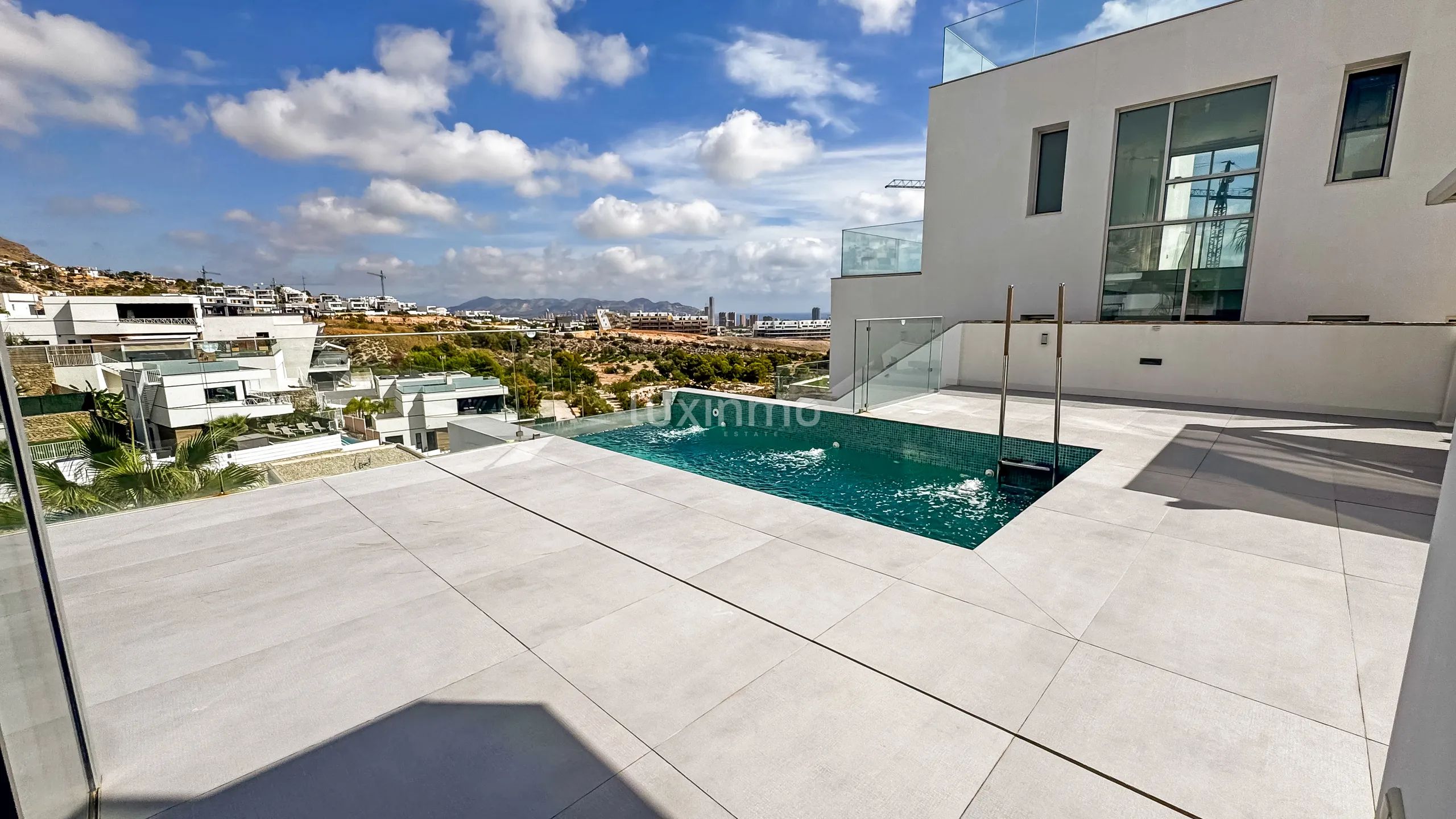 Luxueuse maison indépendante de 5 chambres avec vue sur la mer et la montagne à Finestrat — photo 30
