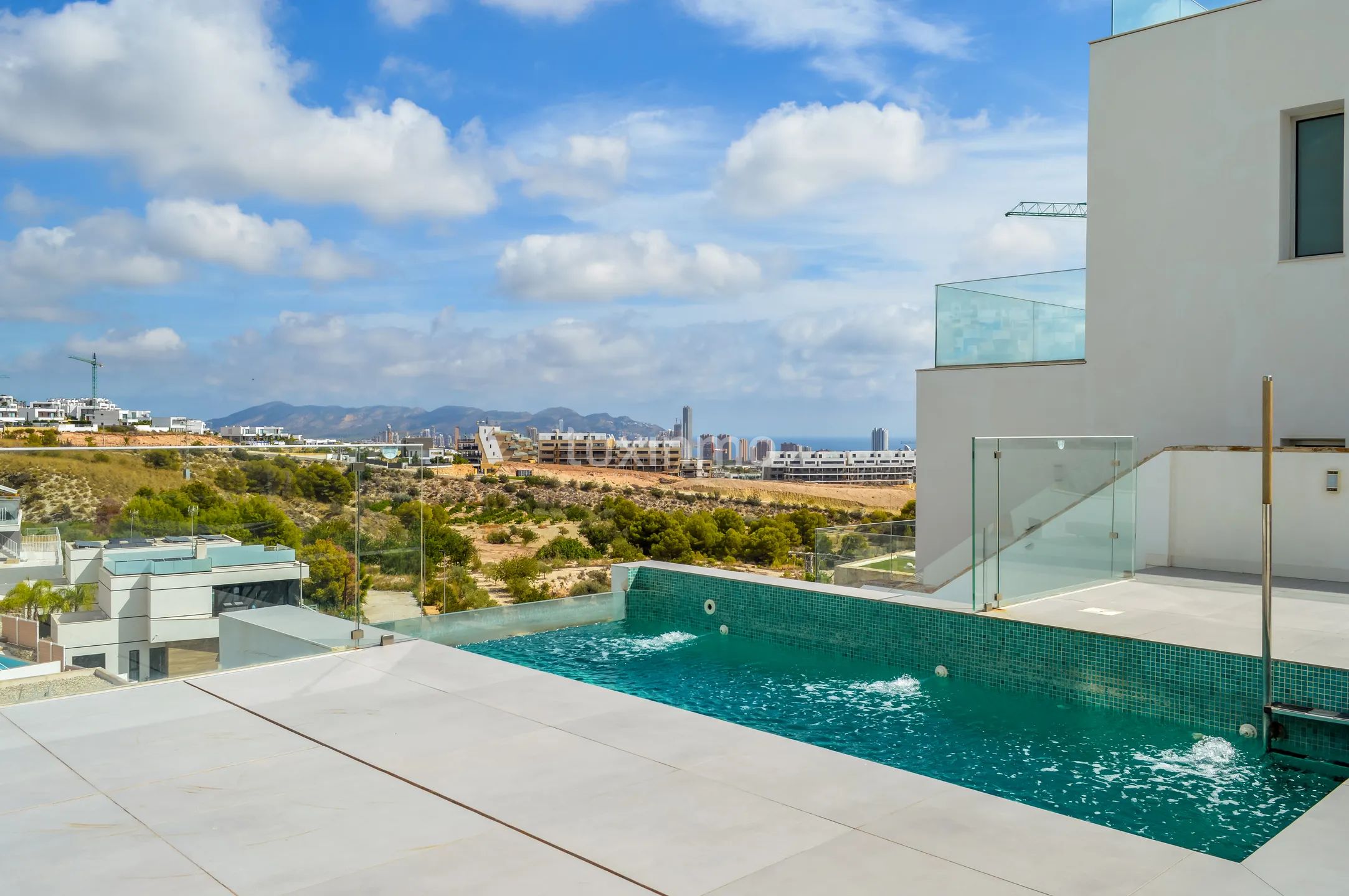 Luxueuse maison indépendante de 5 chambres avec vue sur la mer et la montagne à Finestrat — photo 71