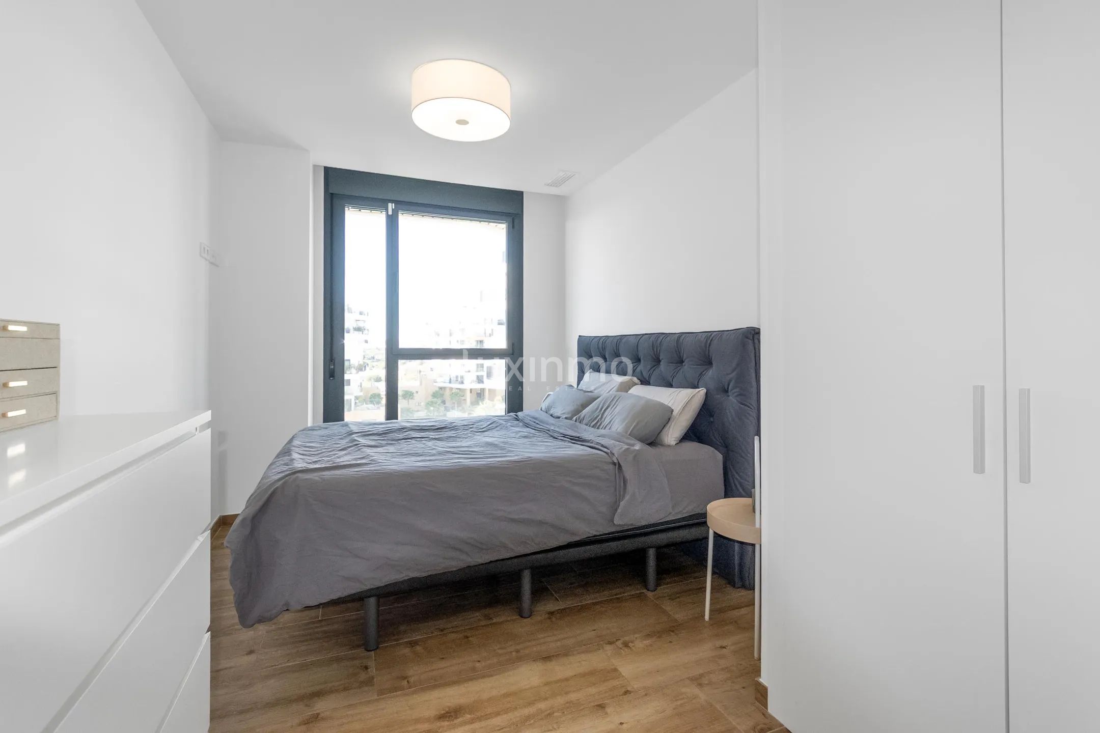 Appartement avec vue sur la mer à Villajoyosa avec 3 lits, terrasse et commodités — photo 16