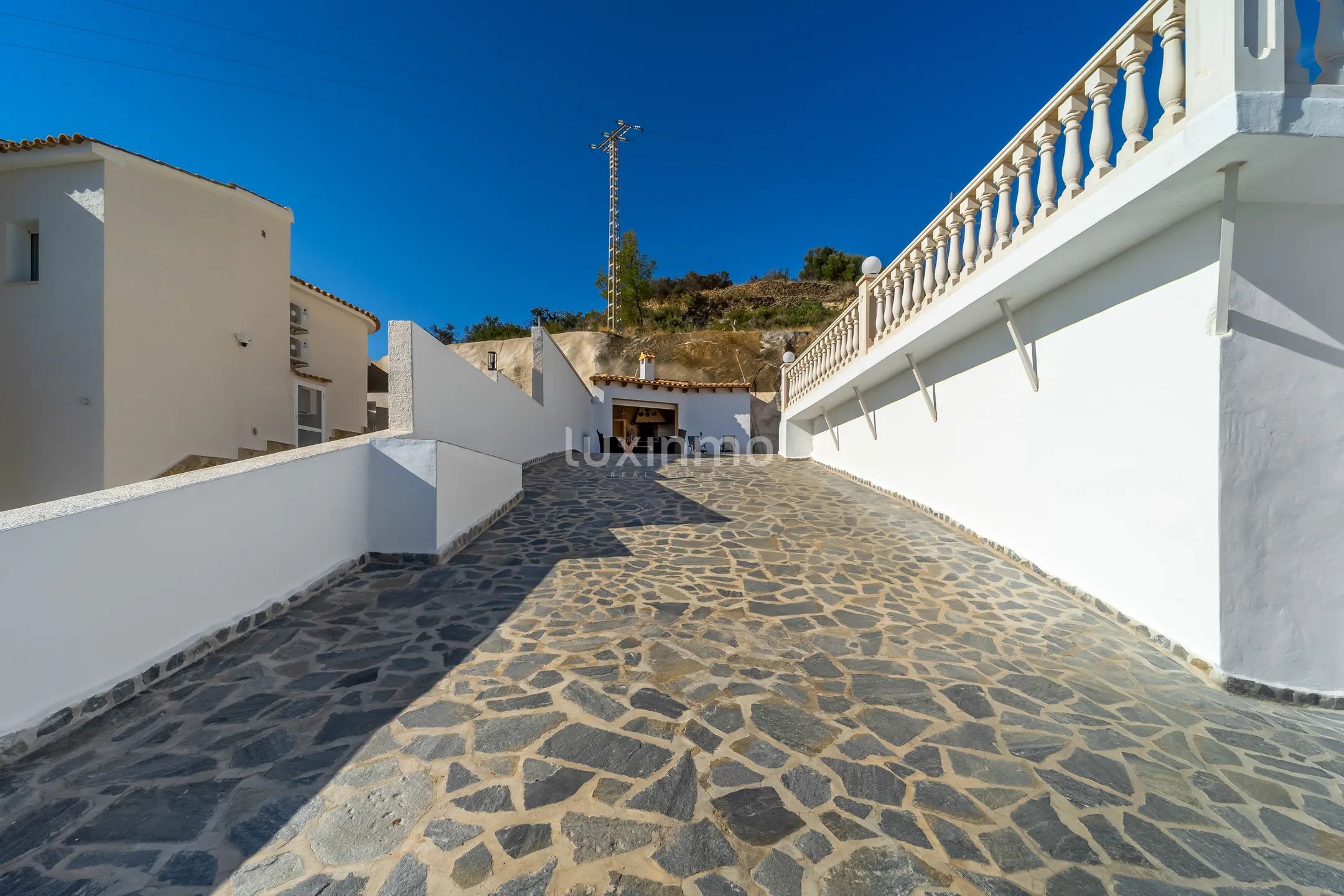 Impressive villa with sea views in Oltamar-Cucarres-Gargasindi, Calpe — photo 17