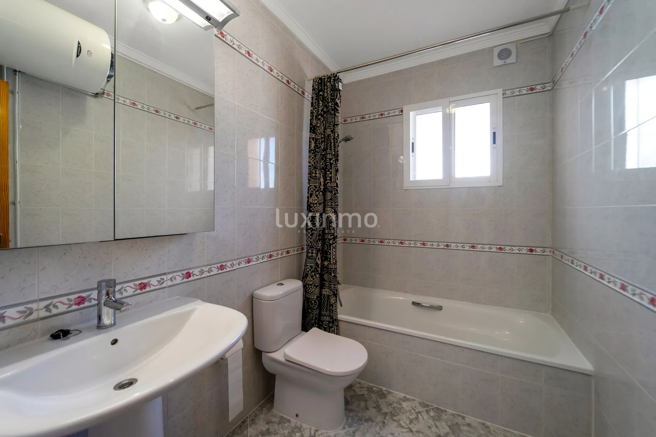 Impressive villa with sea views in Oltamar-Cucarres-Gargasindi, Calpe — photo 13