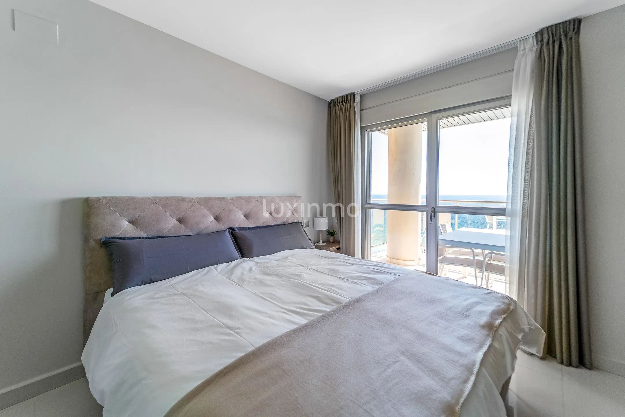 Oszałamiające nowoczesne mieszkanie z widokiem na morze i góry w Calpe — photo 11
