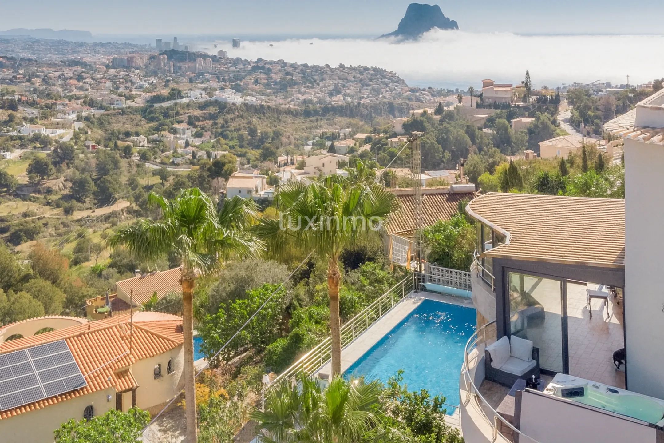 Renovated 5 bedroom villa with panoramic sea views in Calpe — photo 36