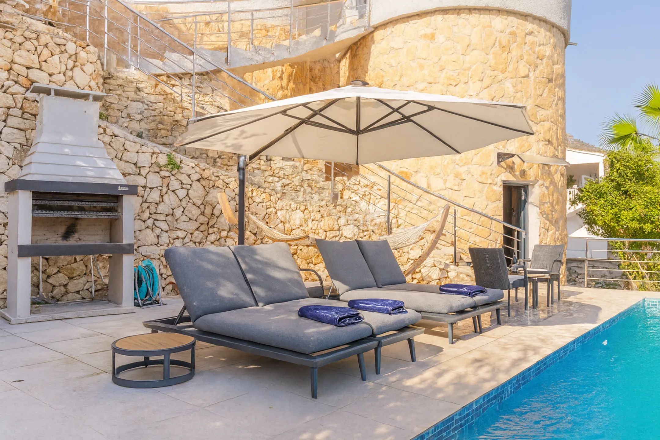 Renovated 5 bedroom villa with panoramic sea views in Calpe — photo 35