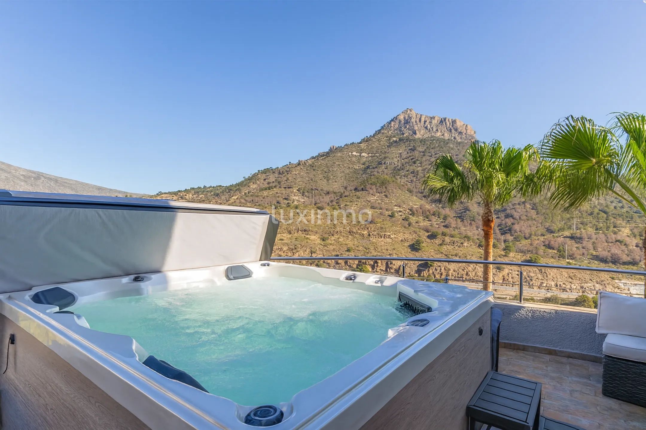 Renovated 5 bedroom villa with panoramic sea views in Calpe — photo 43