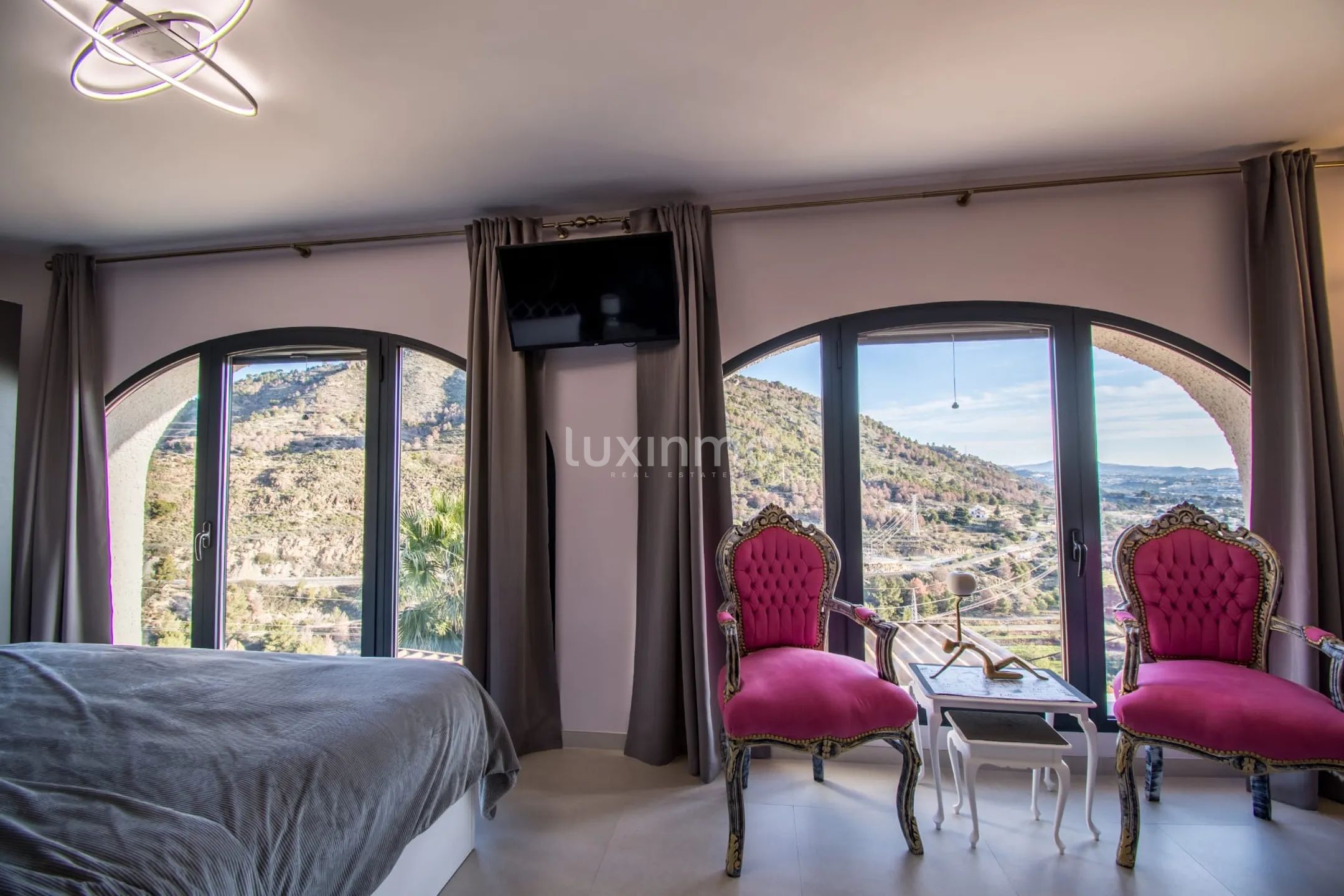 Renovated 5 bedroom villa with panoramic sea views in Calpe — photo 58