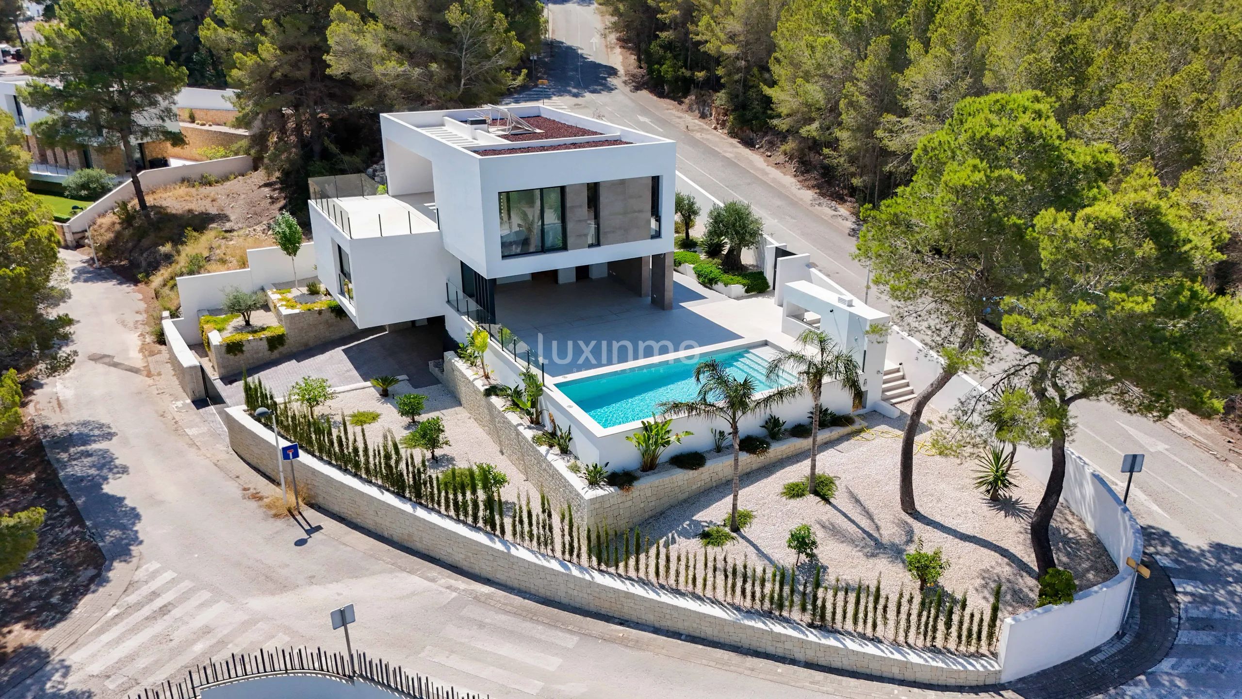 Modern 4-Bedroom Detached House with Private Pool and Mountain Views in Moraira — photo 37