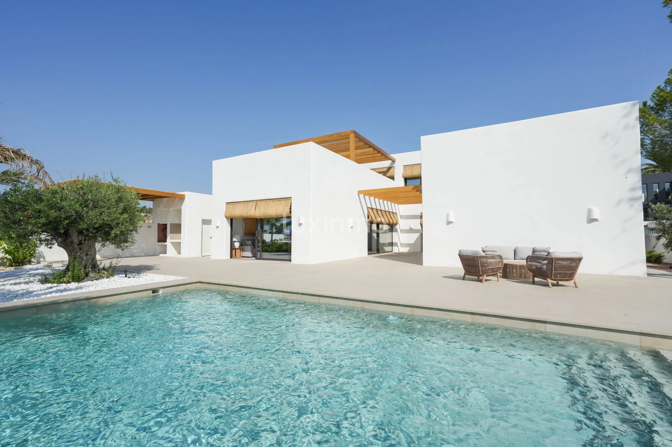 Prachtig, modern, vrijstaand huis in Ibiza-stijl met uitzicht op zee in Moraira — photo 1