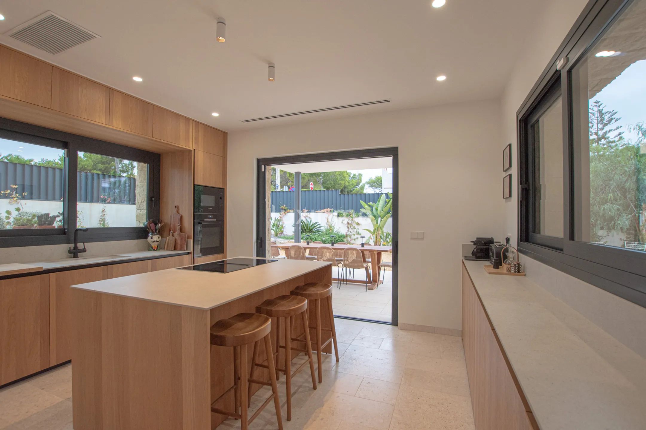 Stunning modern villa for rent in Cala Blanca Jávea — photo 27