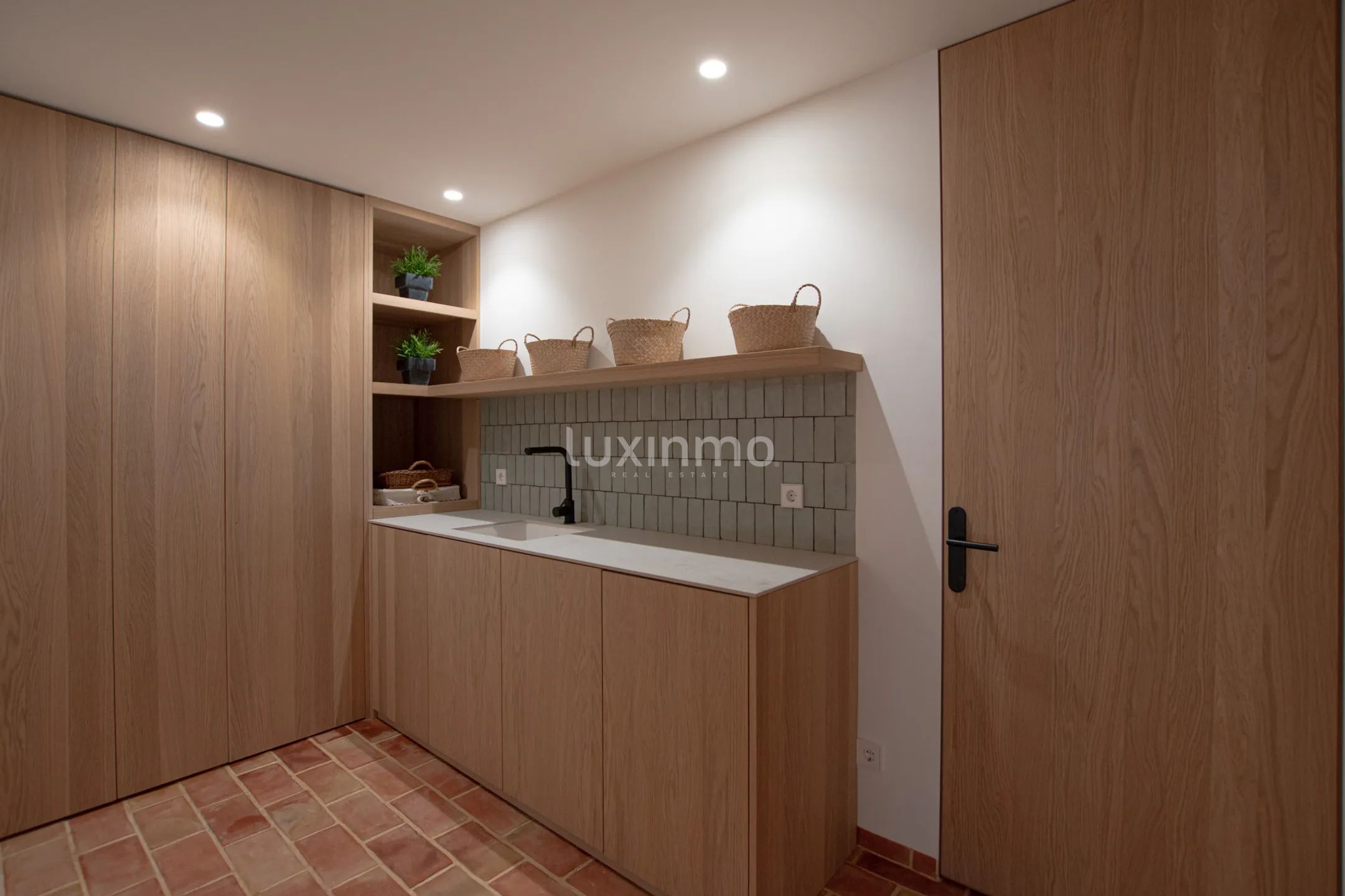 Stunning modern villa for rent in Cala Blanca Jávea — photo 50