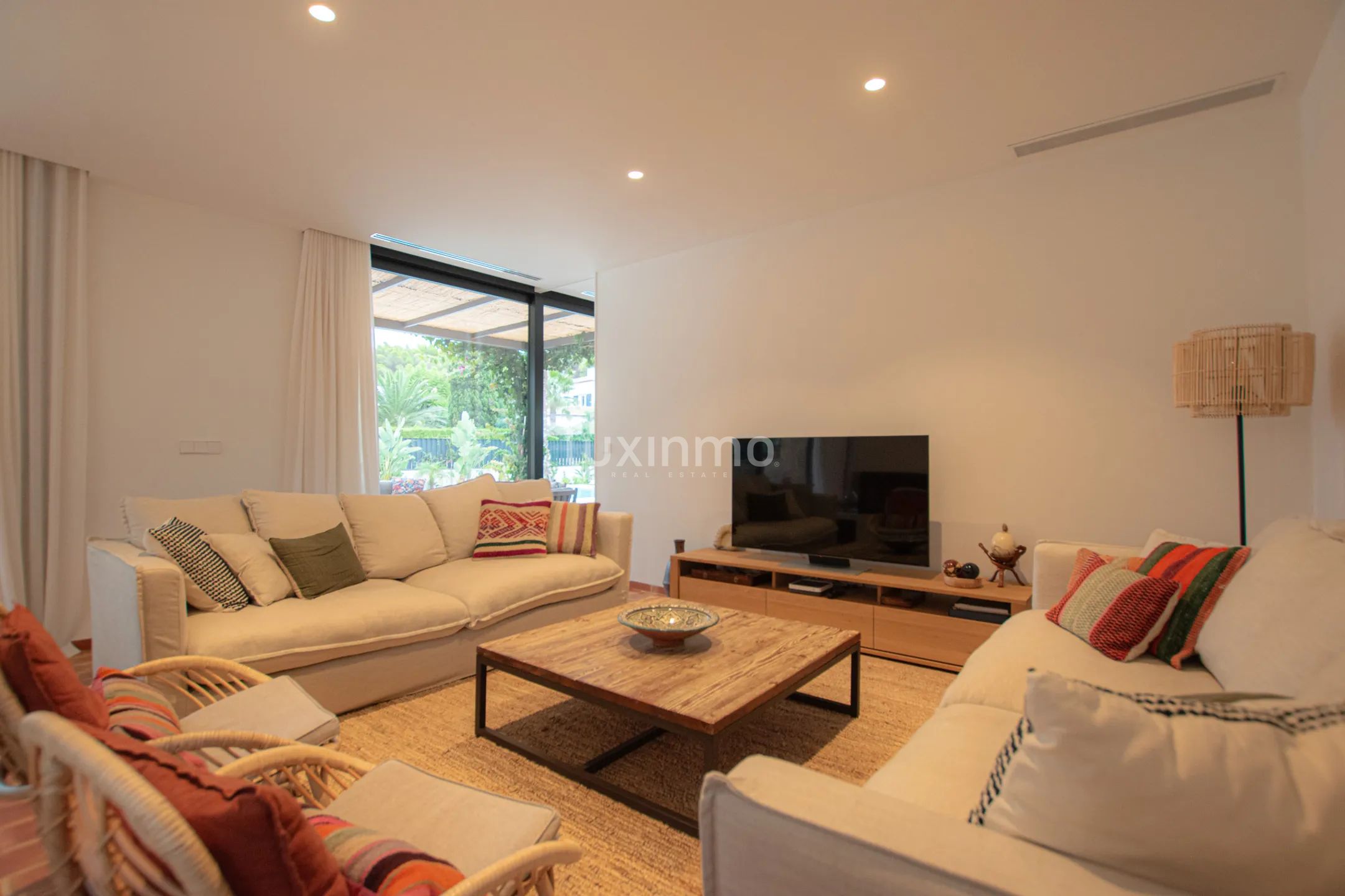 Stunning modern villa for rent in Cala Blanca Jávea — photo 21