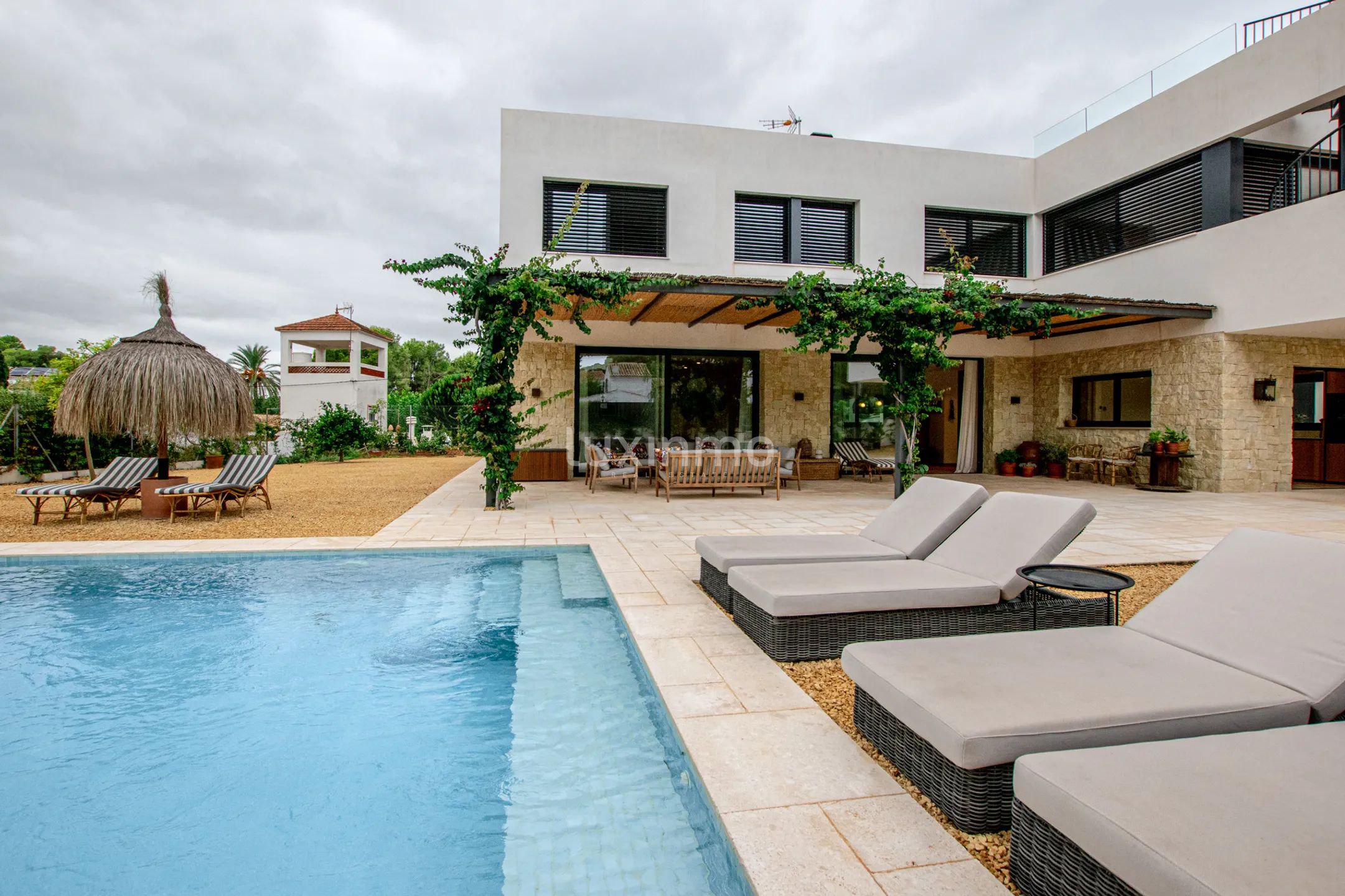 Stunning modern villa for rent in Cala Blanca Jávea — photo 2
