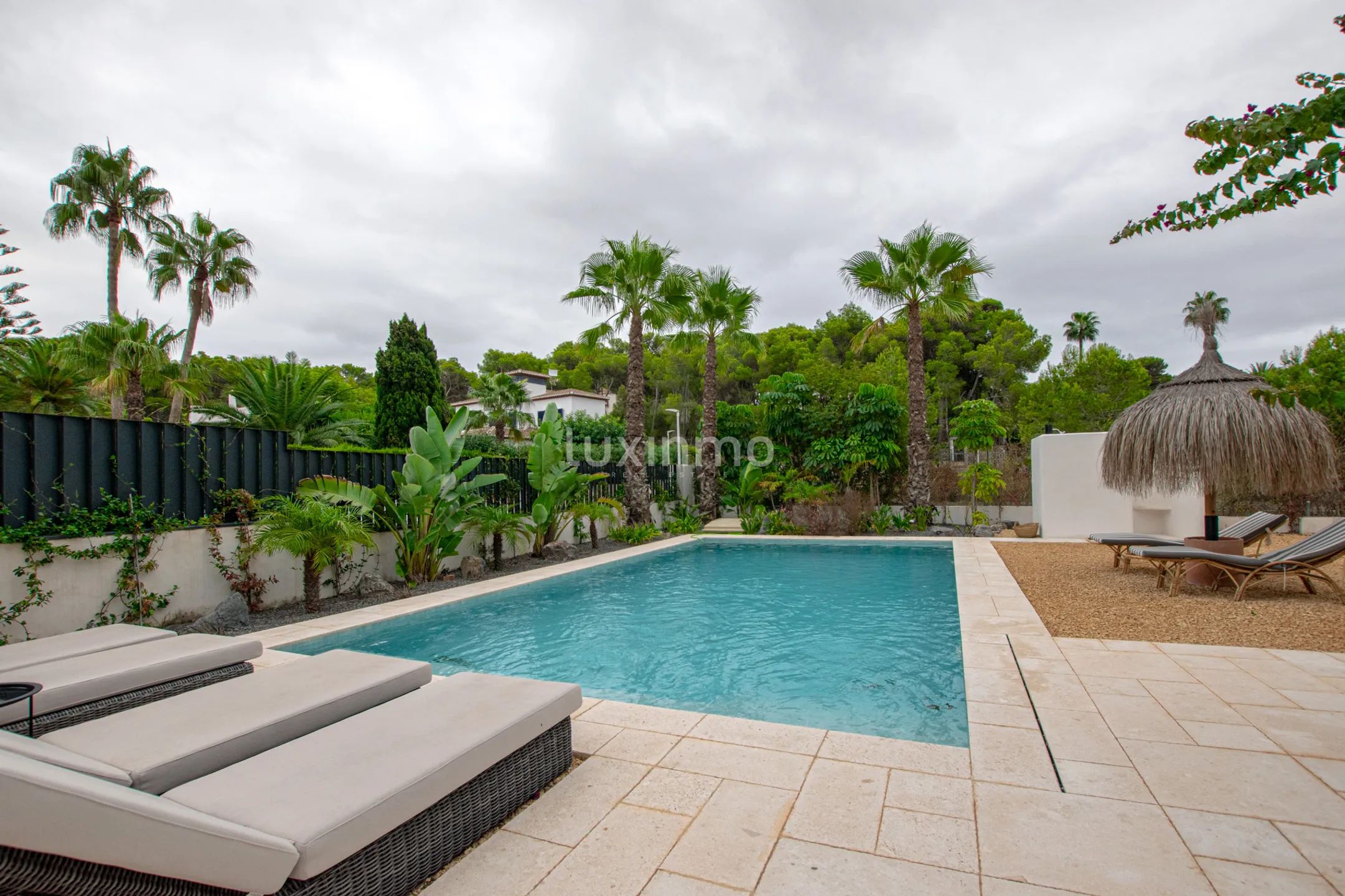 Stunning modern villa for rent in Cala Blanca Jávea — photo 3