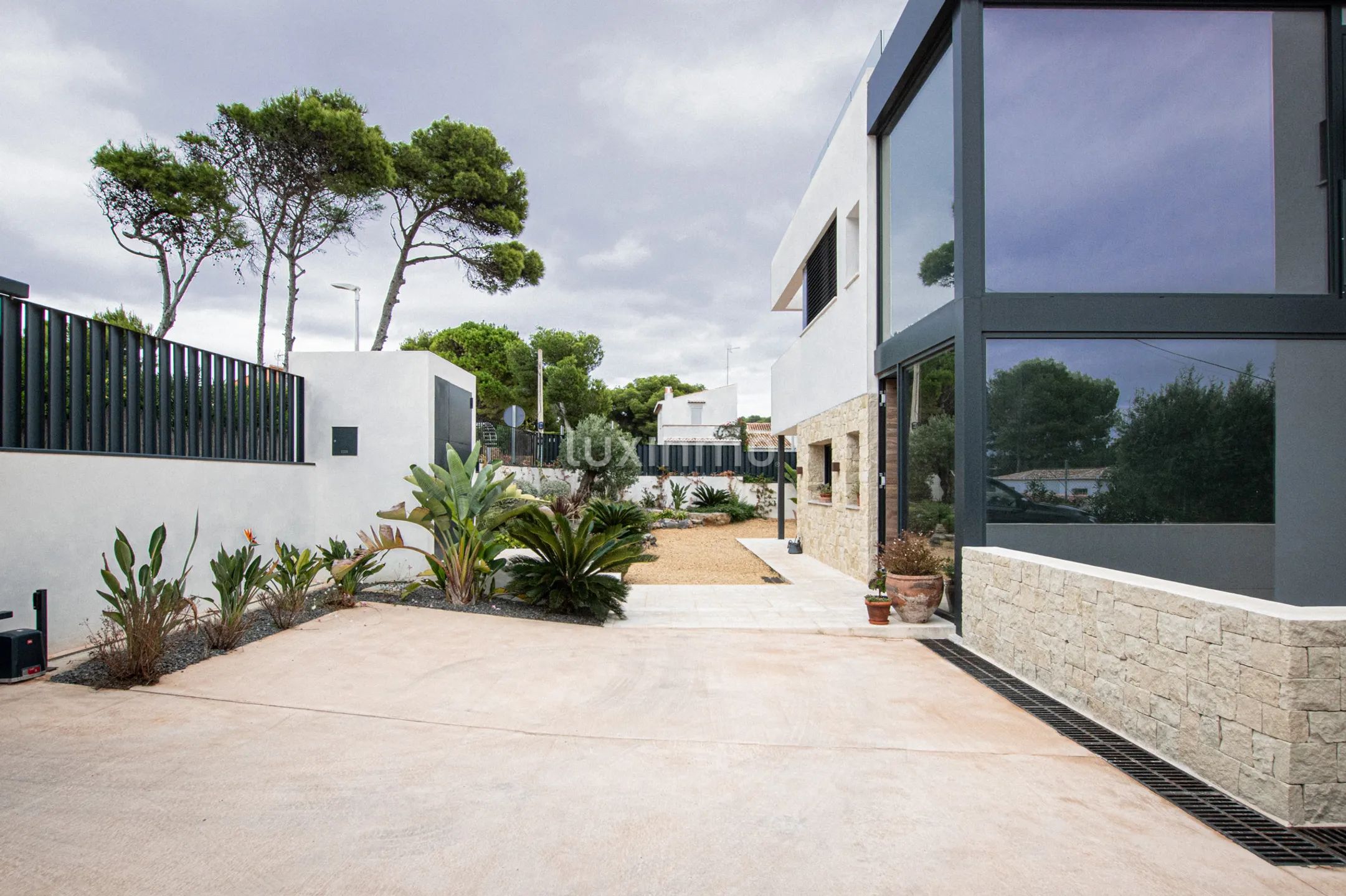 Stunning modern villa for rent in Cala Blanca Jávea — photo 5