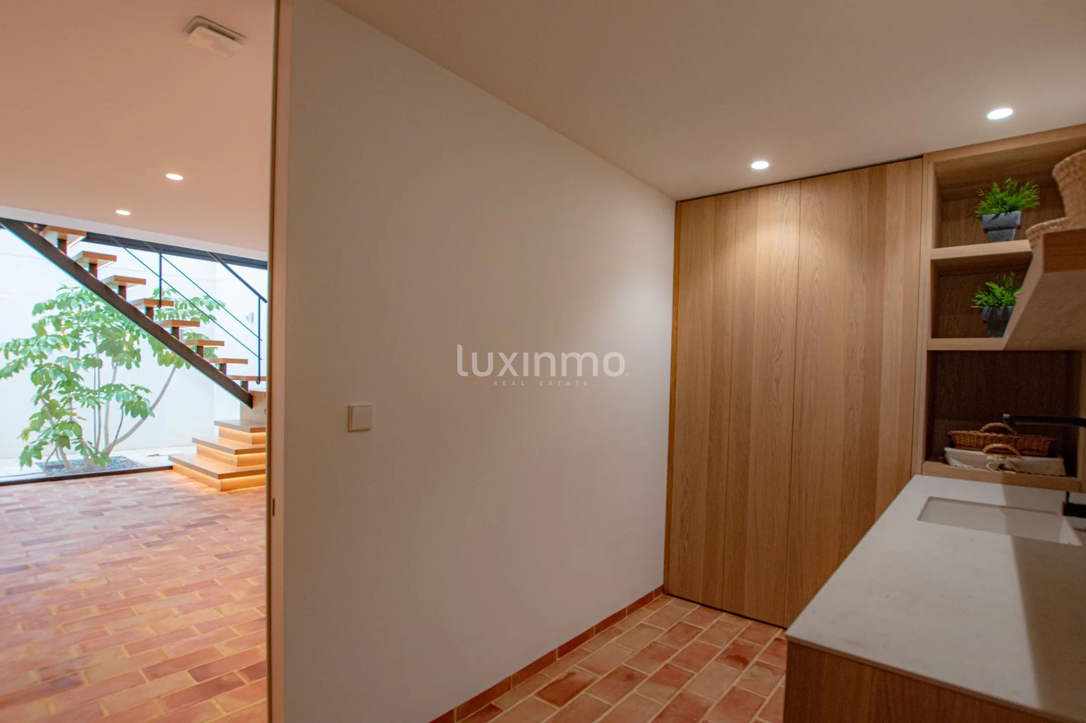 Stunning modern villa for rent in Cala Blanca Jávea — photo 49