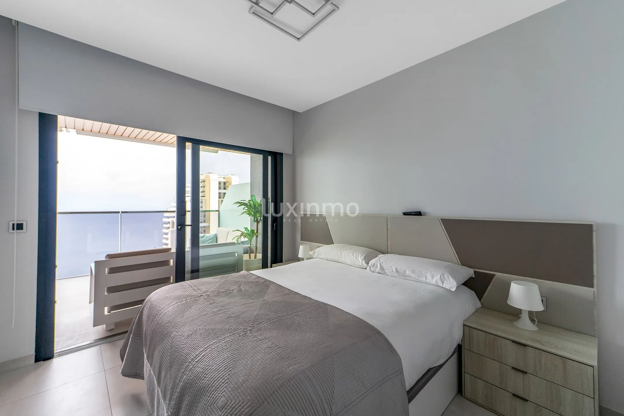 Impresionante apartamento con vistas al mar en Playa de Poniente, Benidorm — photo 12