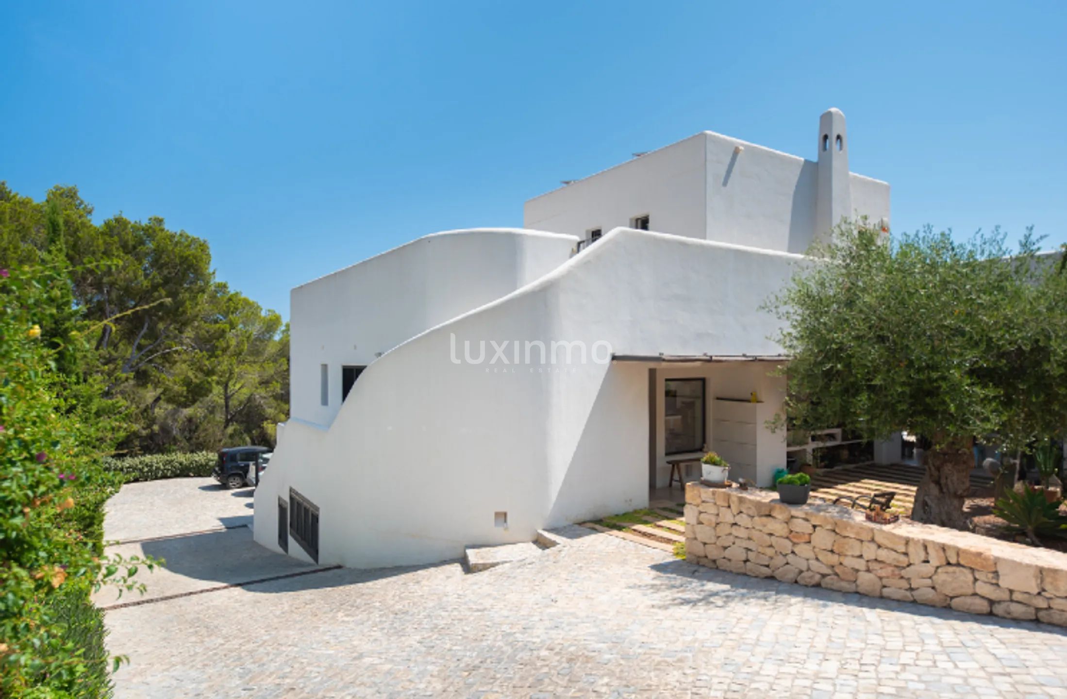 Exclusive Mediterranean Elegance with Sea Views near Cala Llenya — photo 10